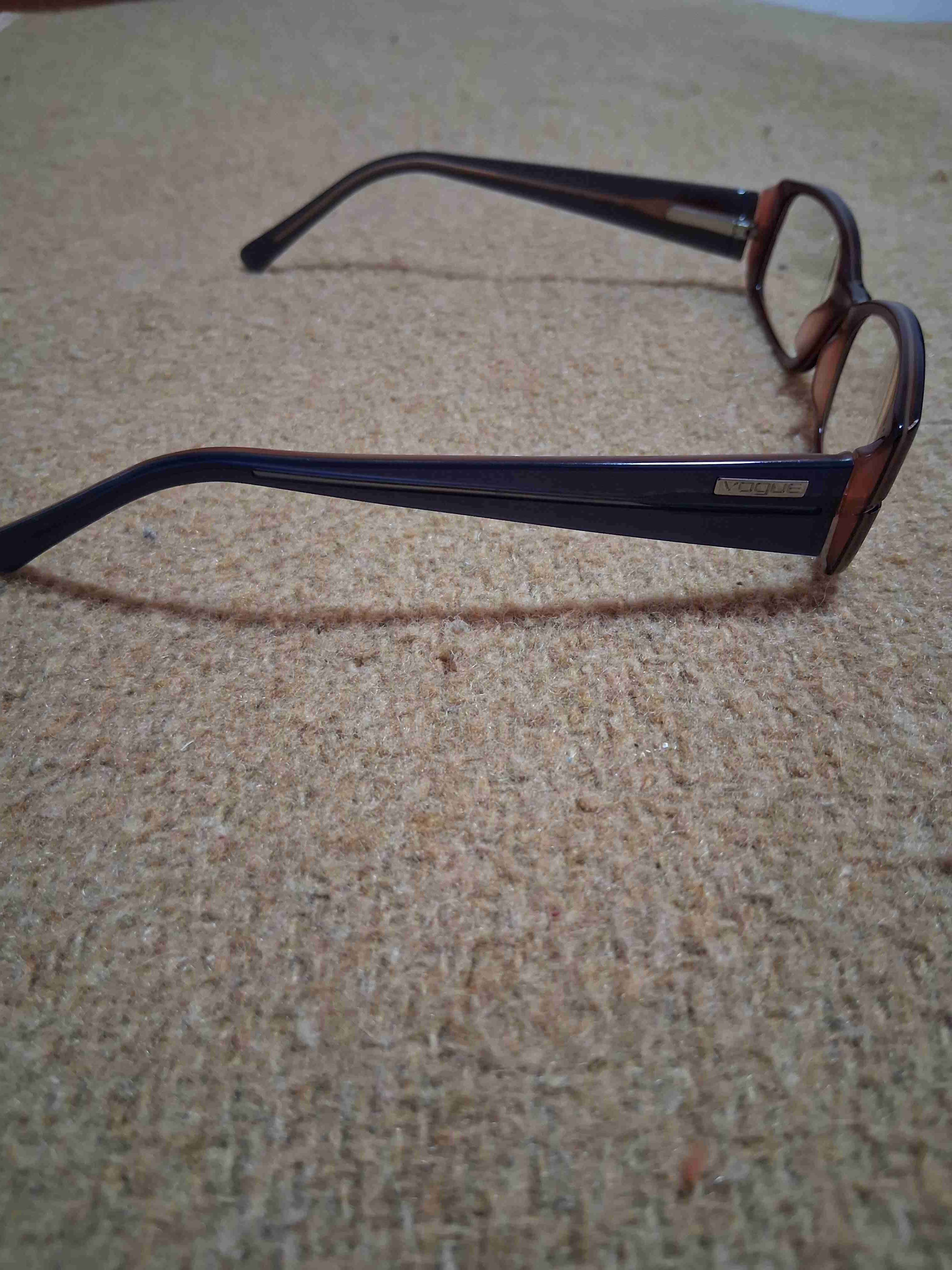 Gafas de lectura azul oscuro marca Vogue nuevos - miniatura 2