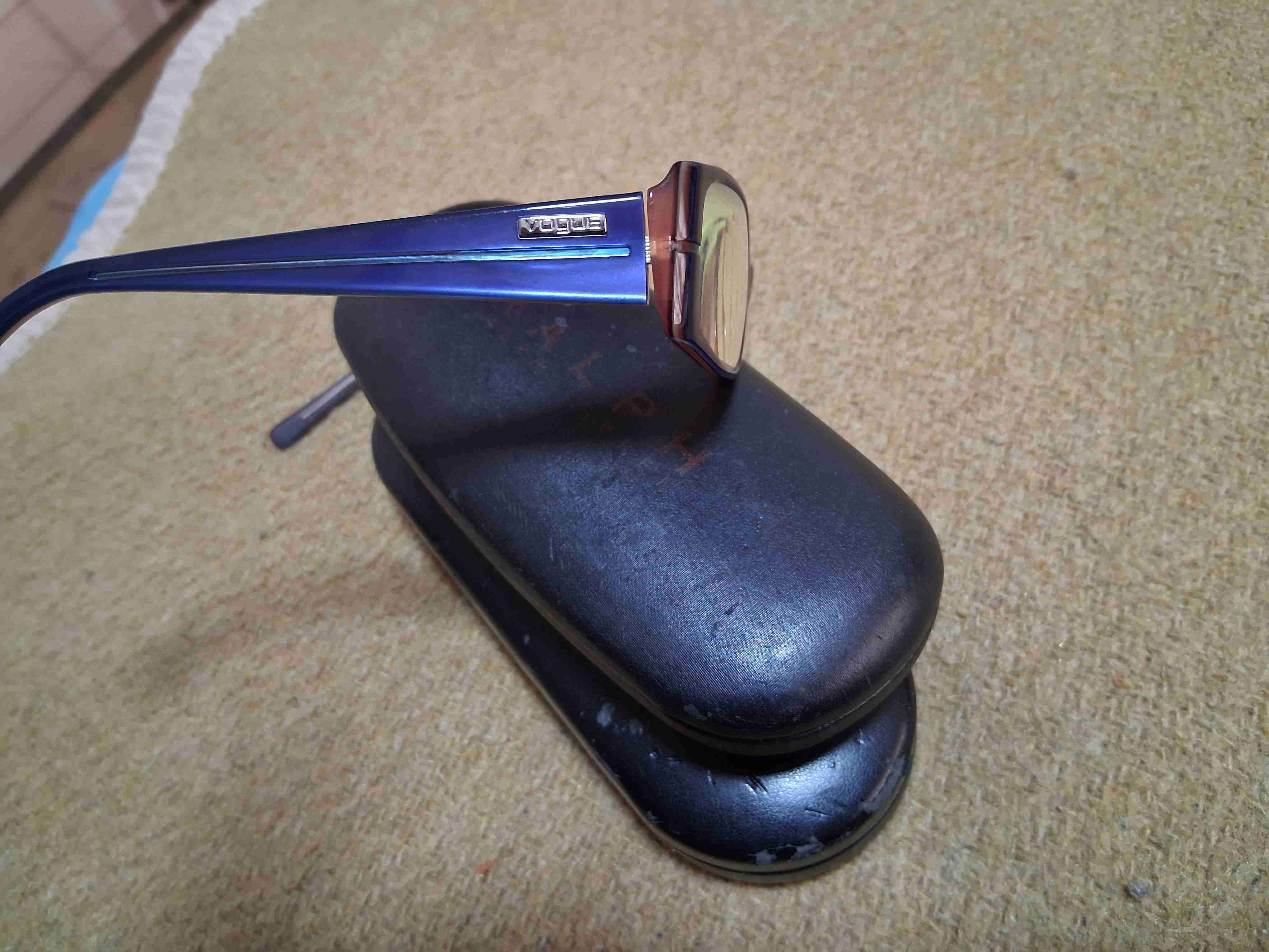 Gafas de lectura azul oscuro marca Vogue nuevos - miniatura 4