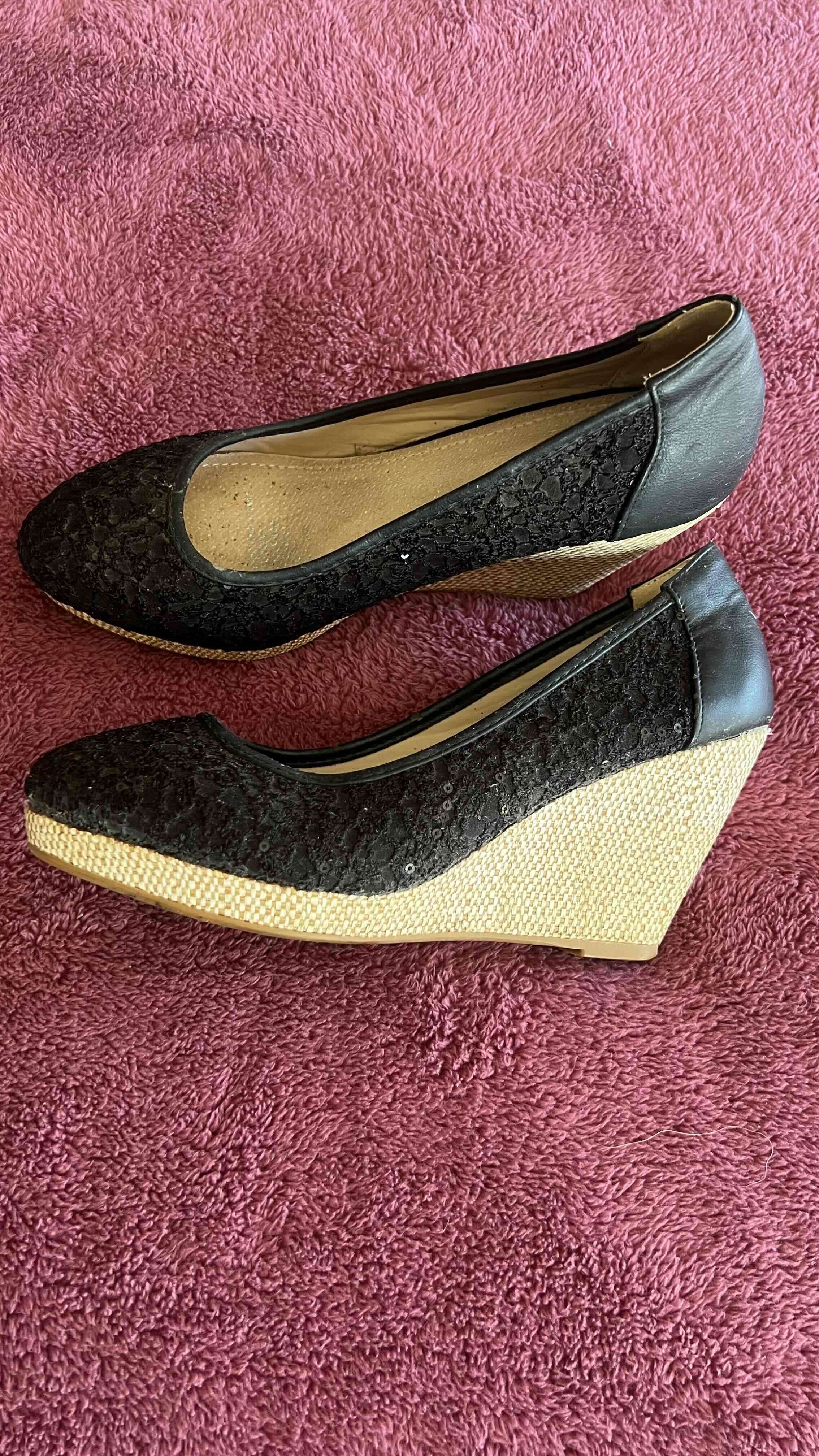 Zapato plataforma negro con brillo - miniatura 2