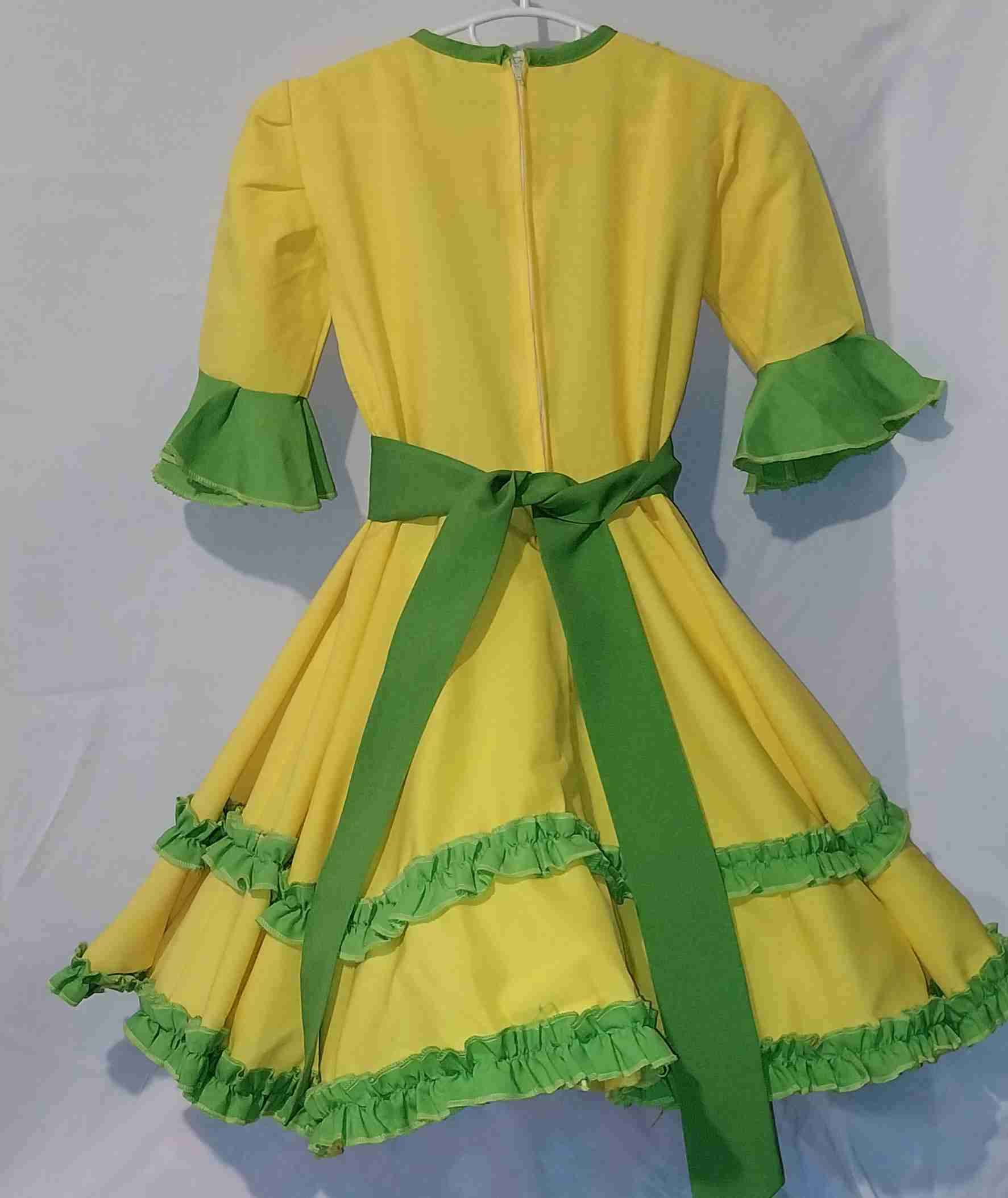 Vestido típico de cueca amarillo y verde talla 10 - miniatura 3