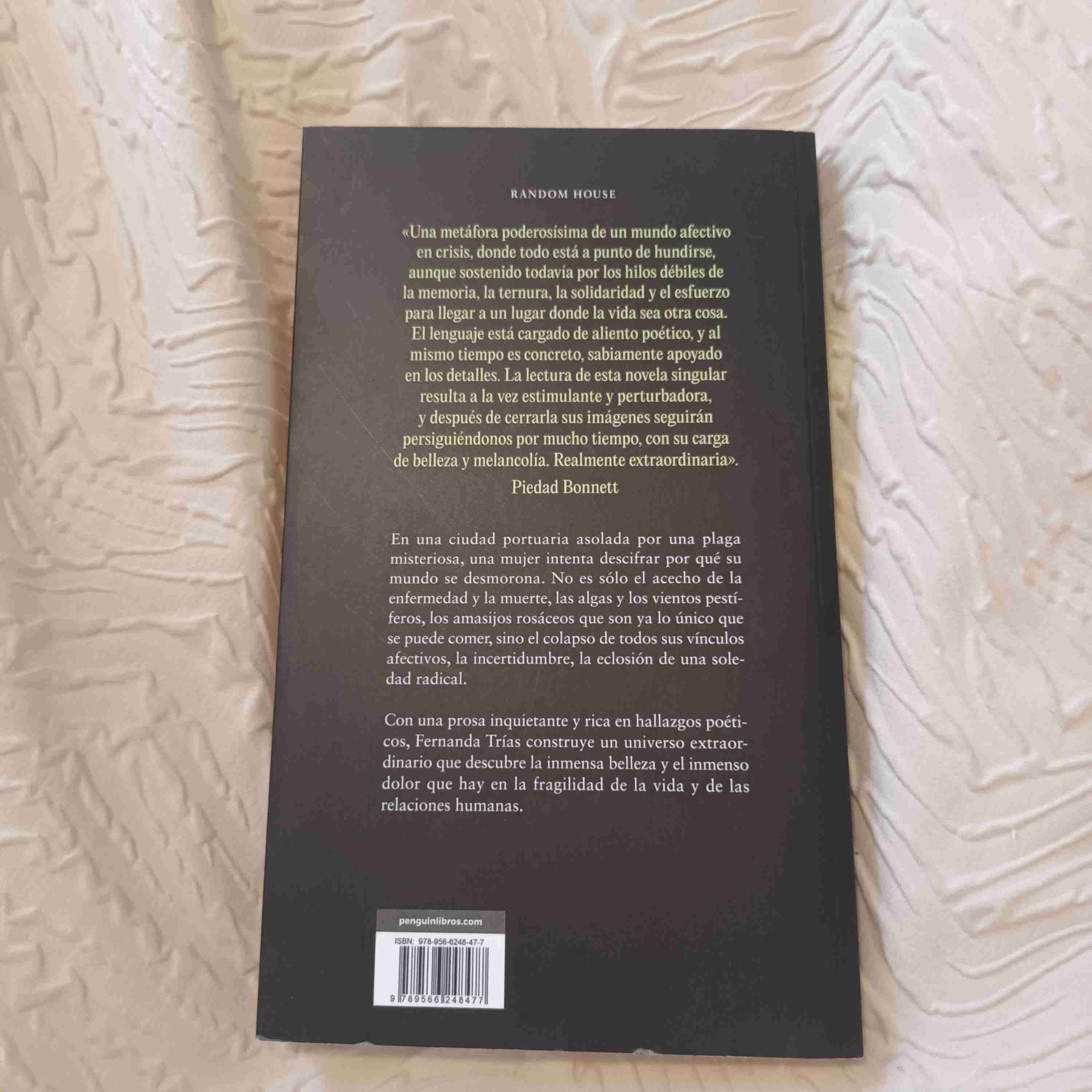 Libro 'Mugre rosa' de Fernanda Trias - miniatura 2