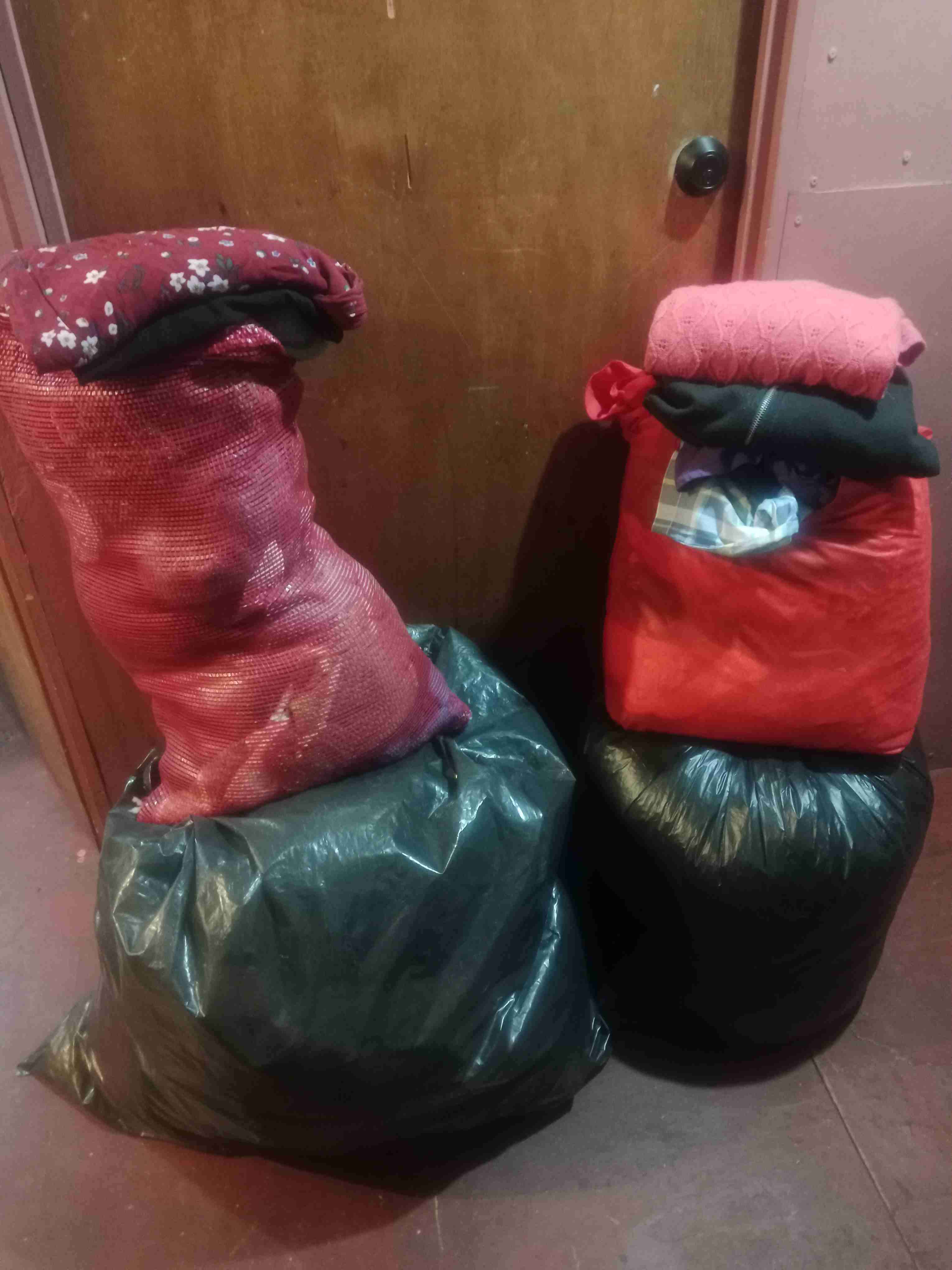 Vendo ropa de mujer de verano y invierno leer desc - miniatura 2