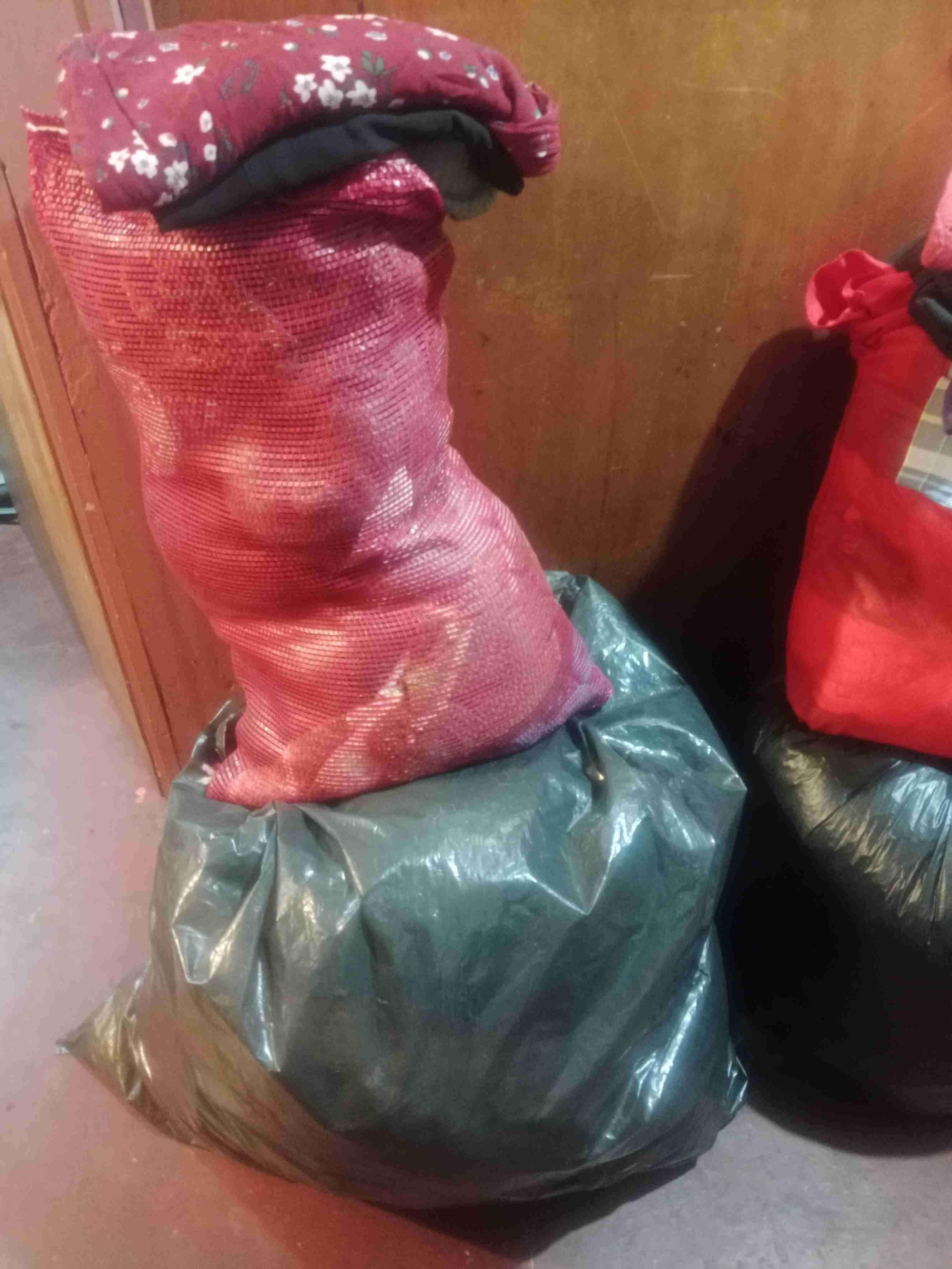 Vendo ropa de mujer de verano y invierno leer desc - miniatura 3