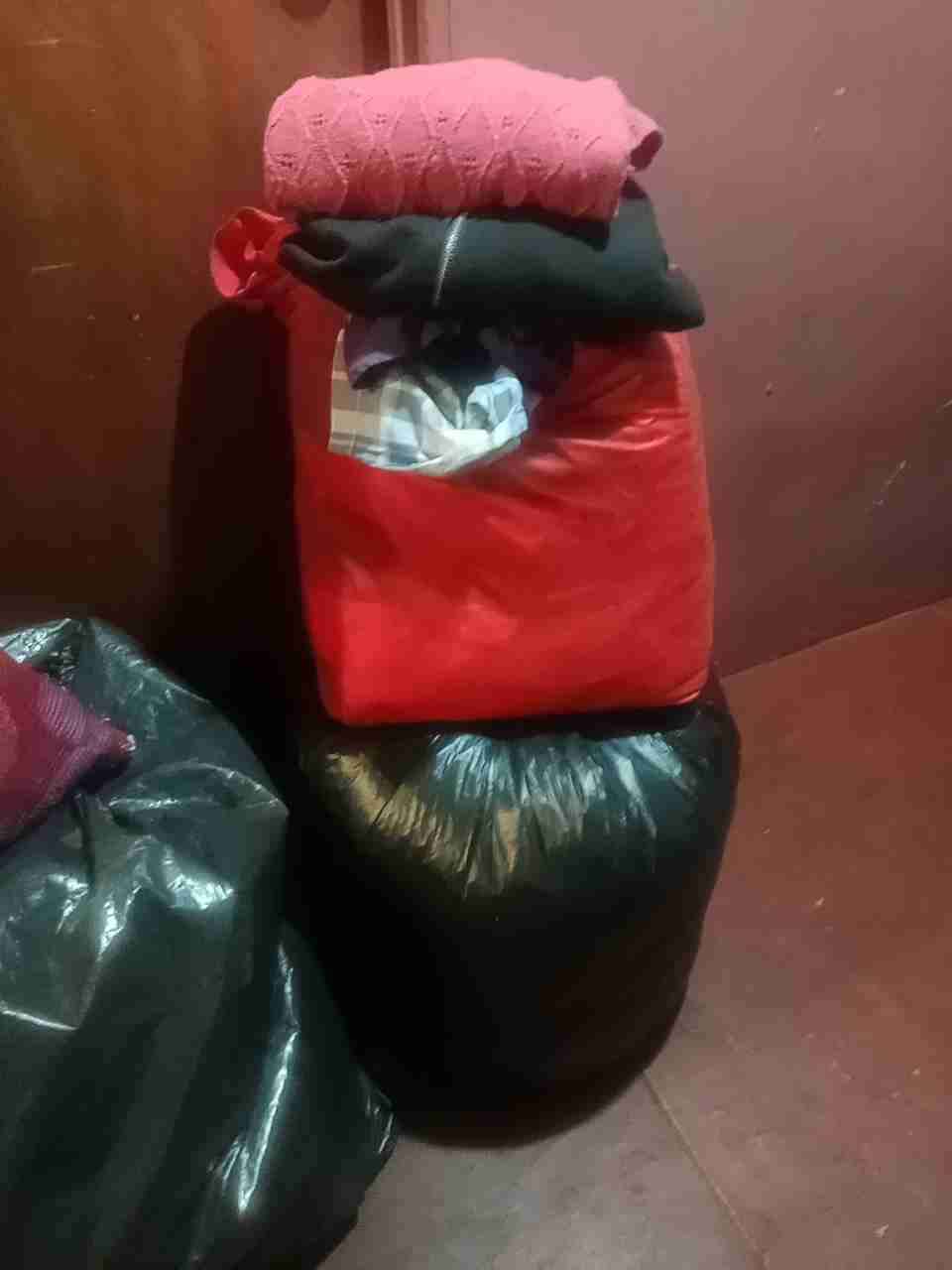 Vendo ropa de mujer de verano y invierno leer desc - miniatura 4