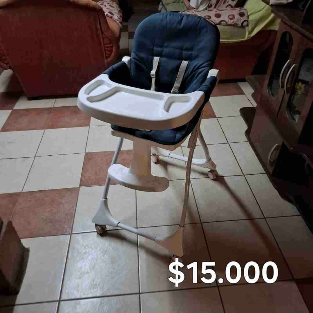 Silla para bebé con bandeja