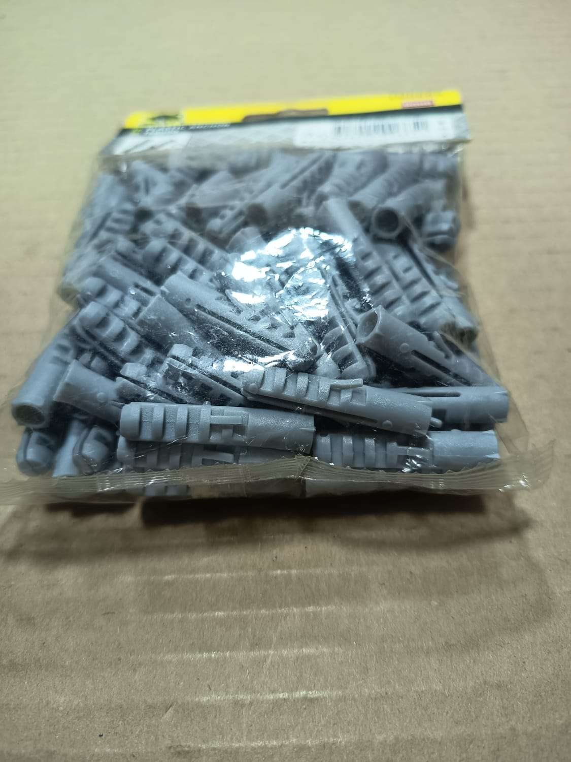 Pack 100 Tarugos Plásticos 8mm - Toro Negro - miniatura 3