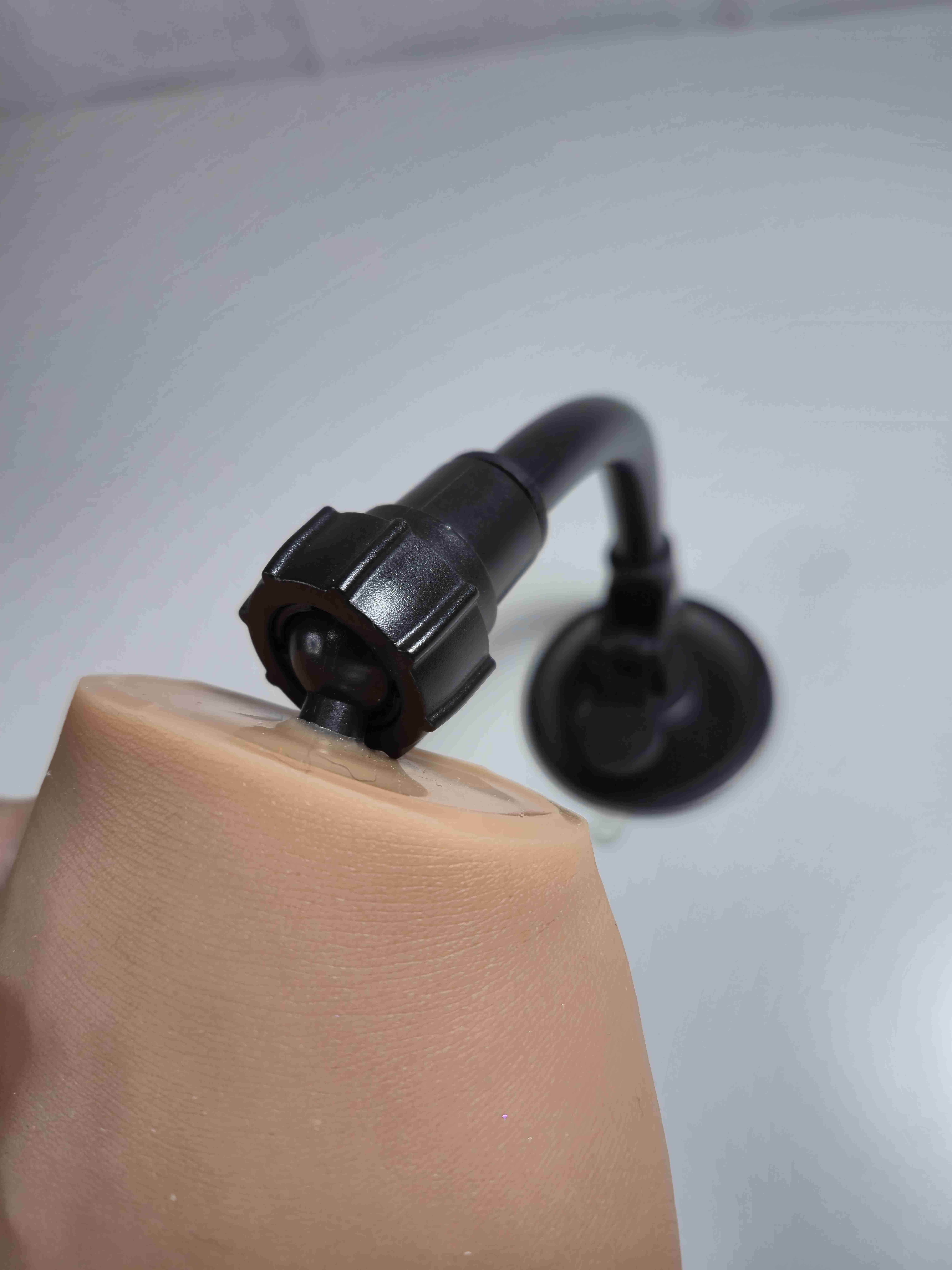 Mano hiperrealista de práctica para manicura - miniatura 5