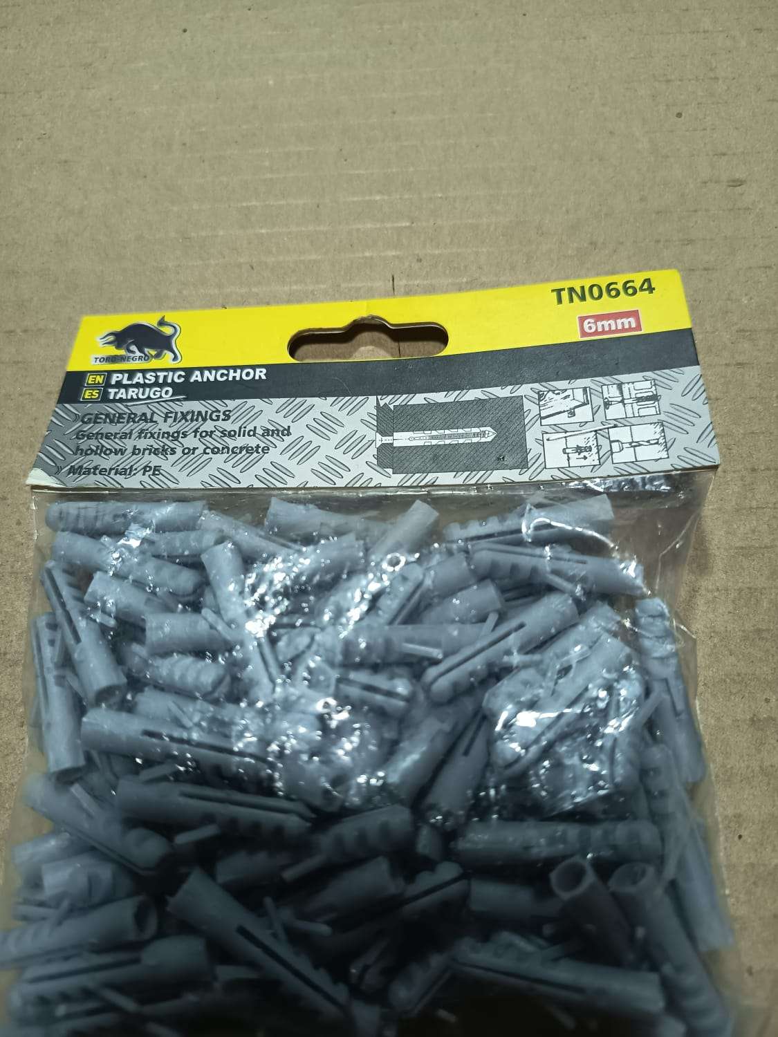 Pack 100 Tarugos Plásticos 6mm - Toro Negro - miniatura 4