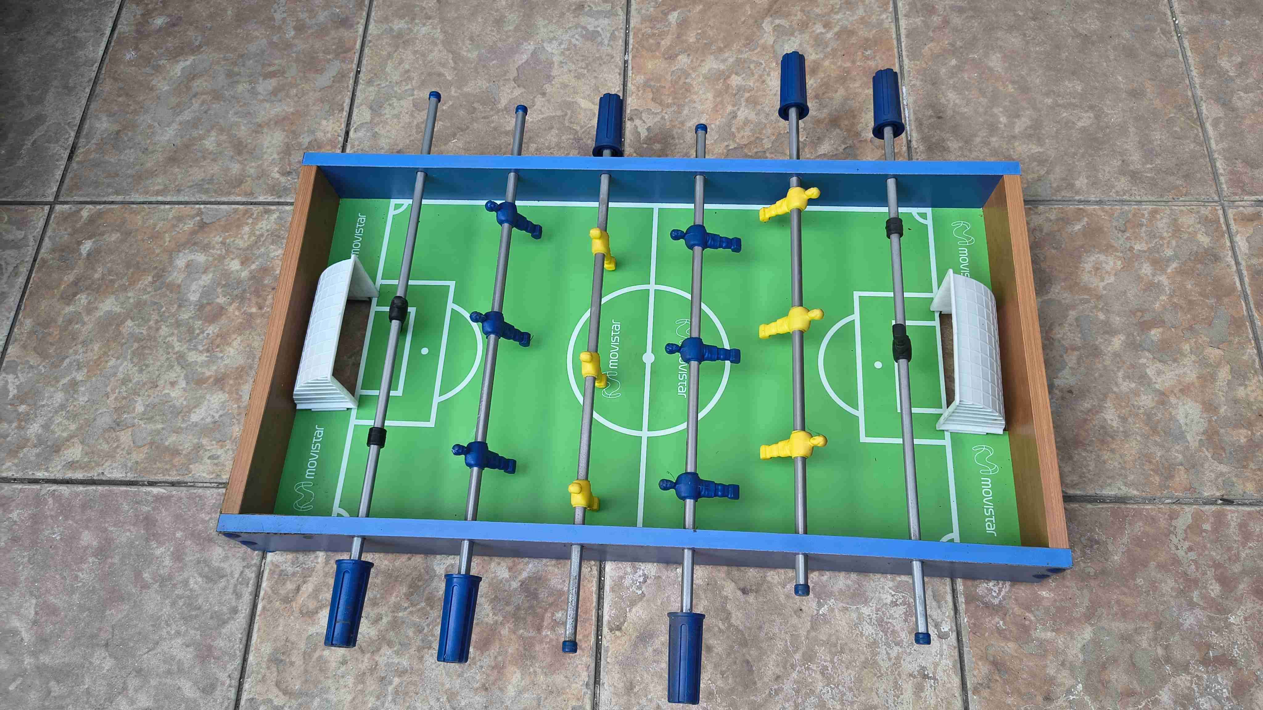 Futbolín o Tacataca de madera para niños - miniatura 2