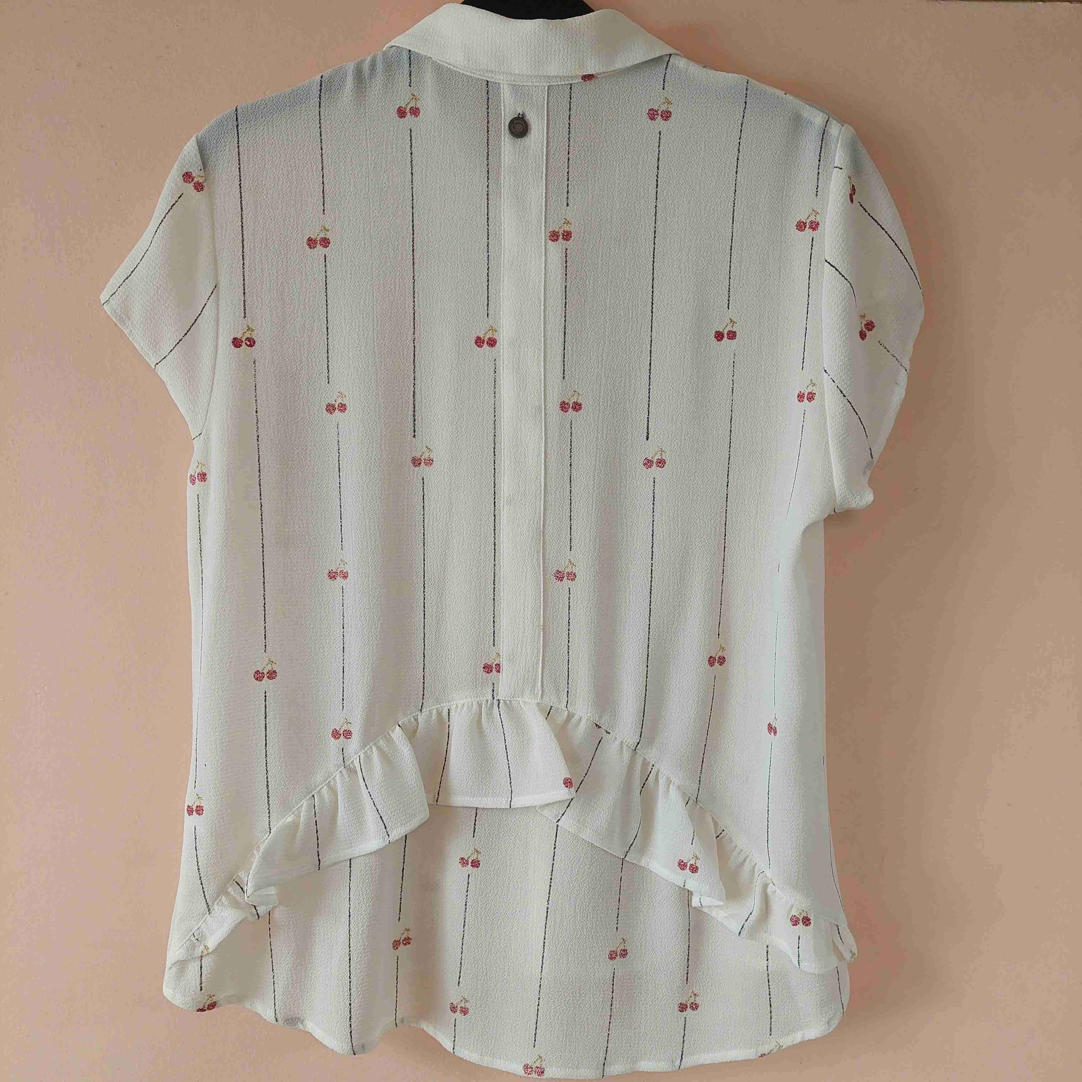Blusa IO con cerezas - miniatura 2