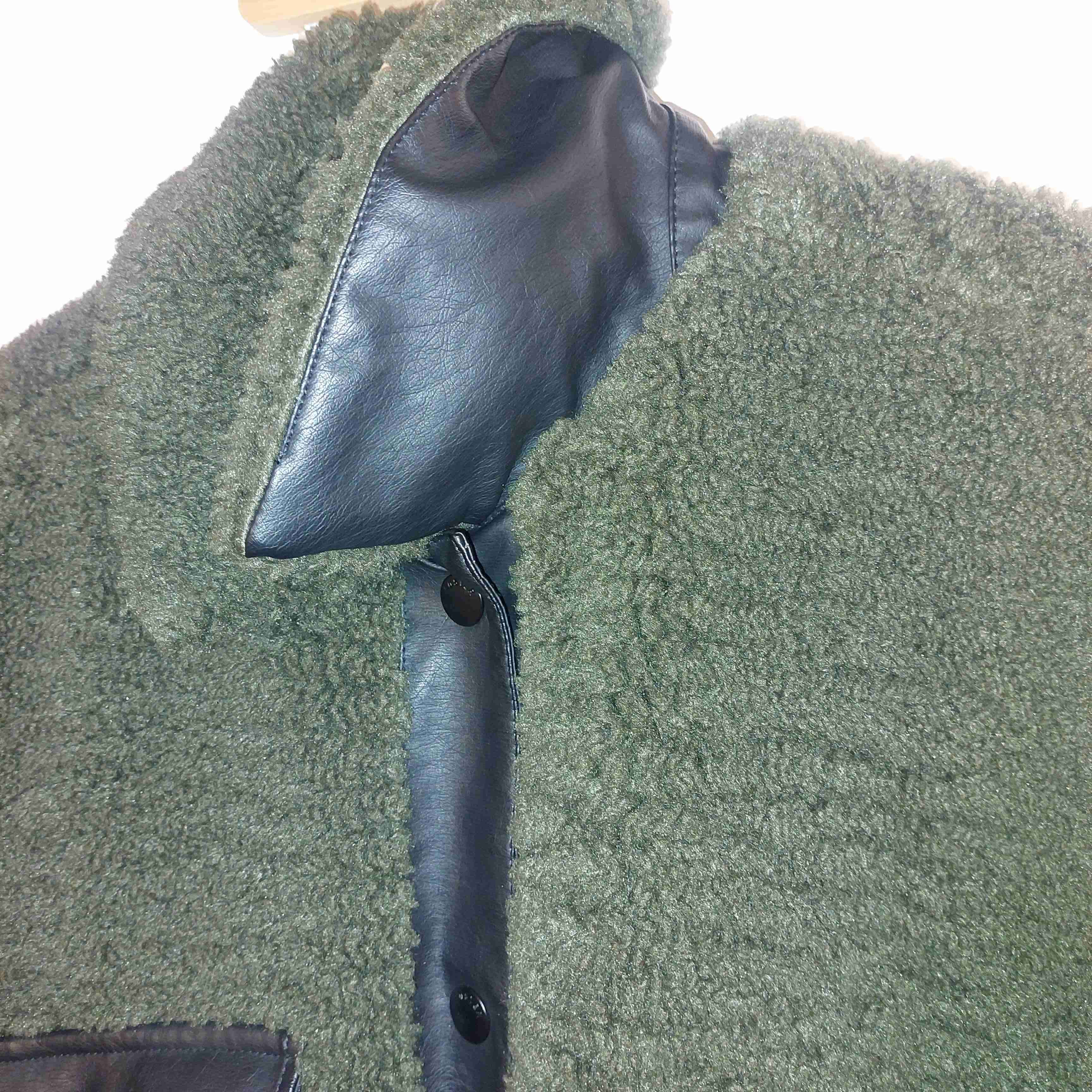 Abrigo de lana verde con bolsillos - miniatura 3