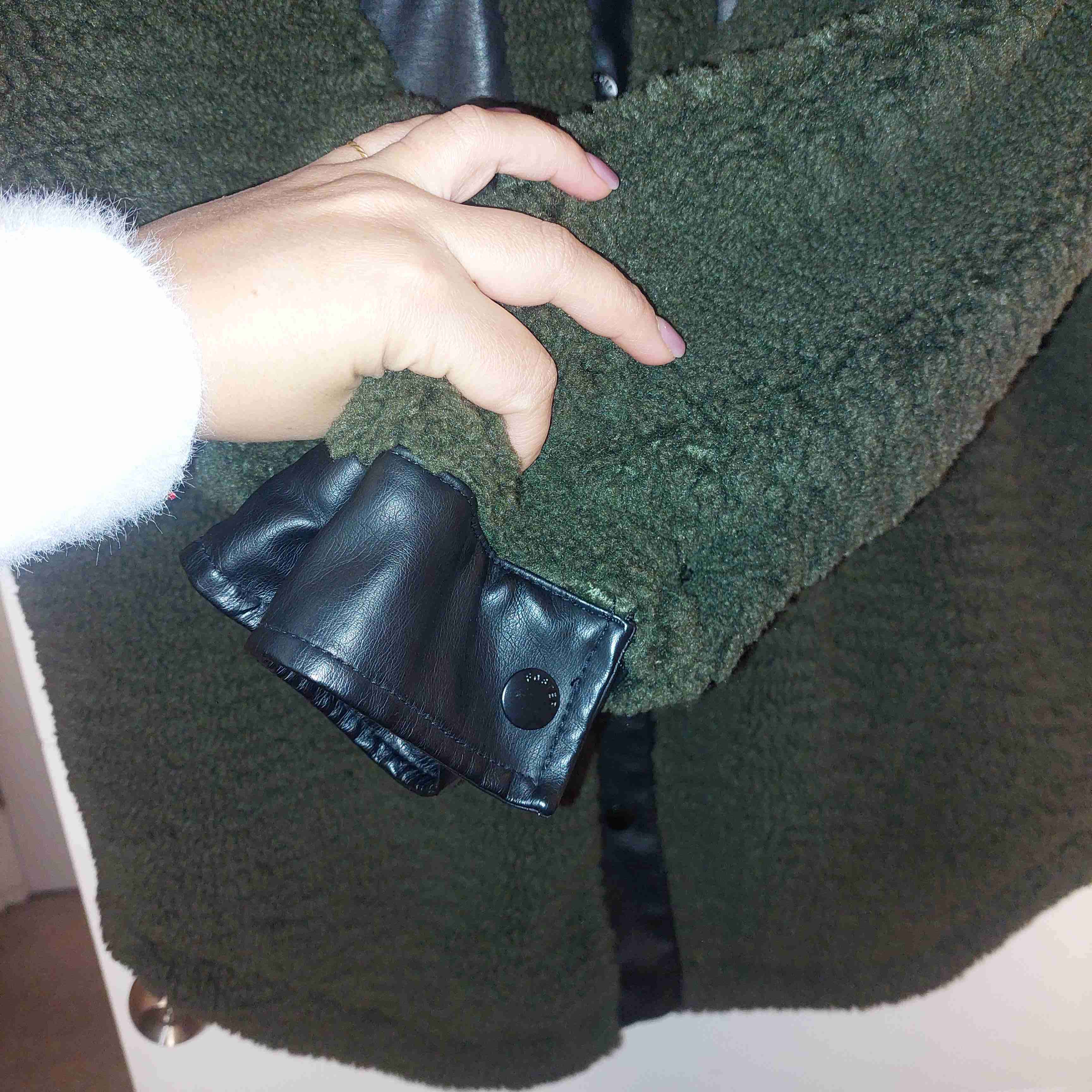 Abrigo de lana verde con bolsillos - miniatura 5