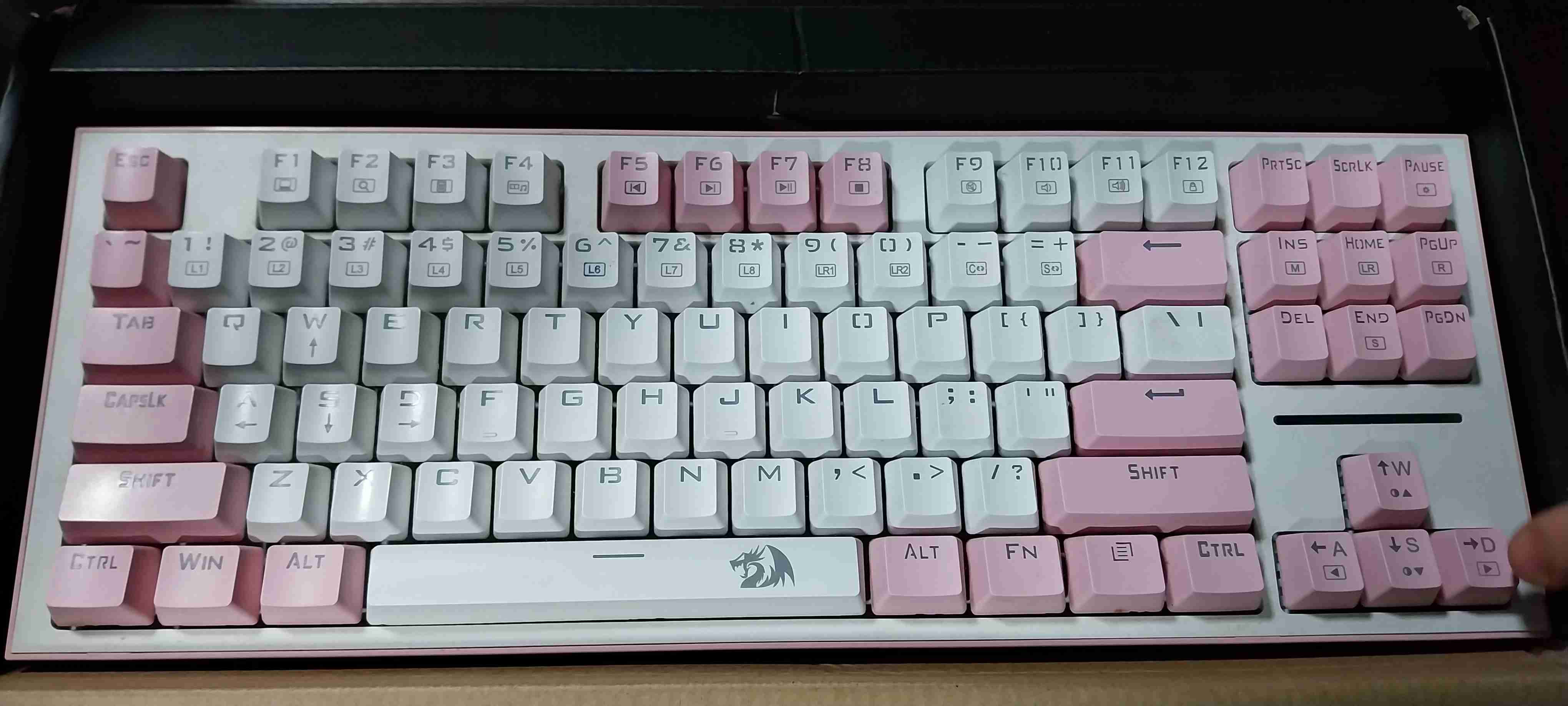 Teclado mecánico rosa y blanco - miniatura 1