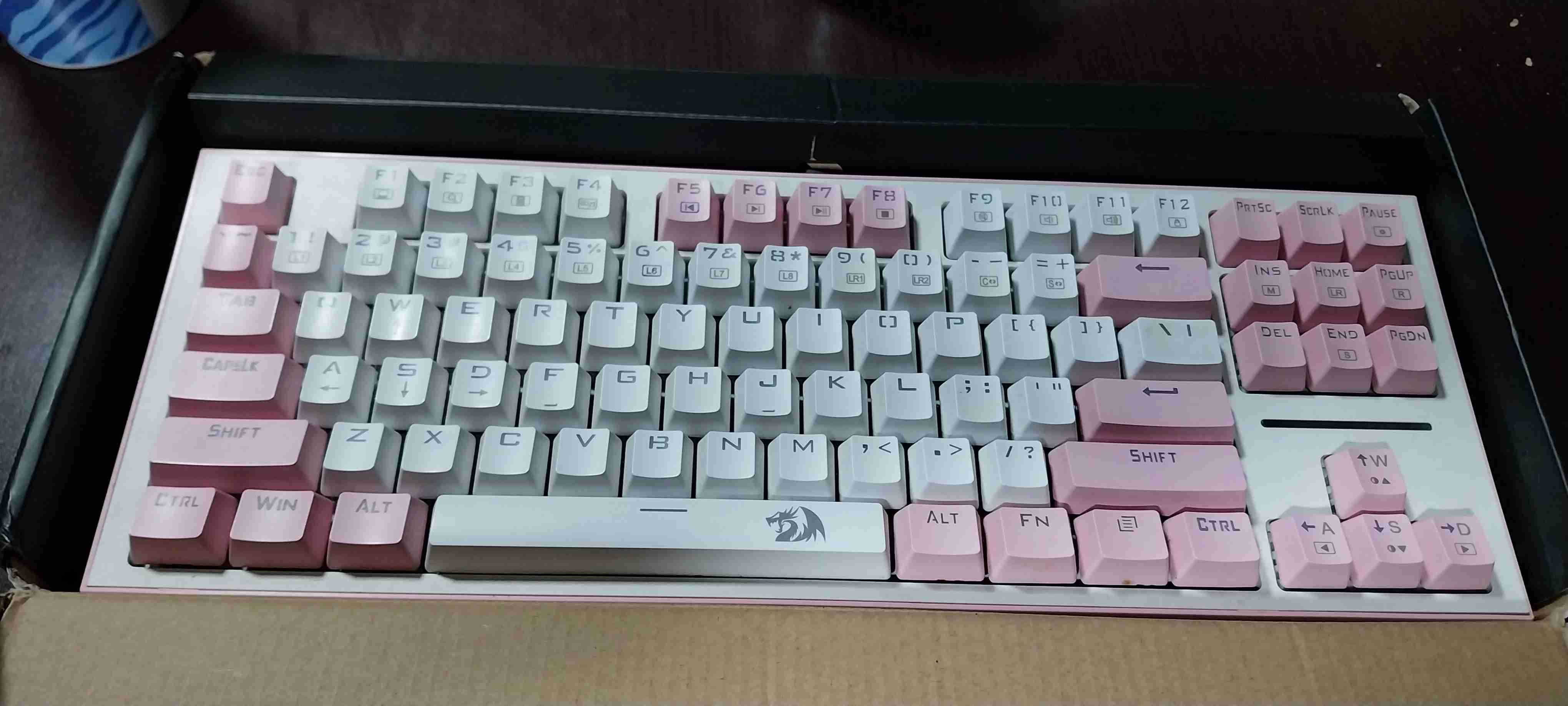 Teclado mecánico rosa y blanco - miniatura 4