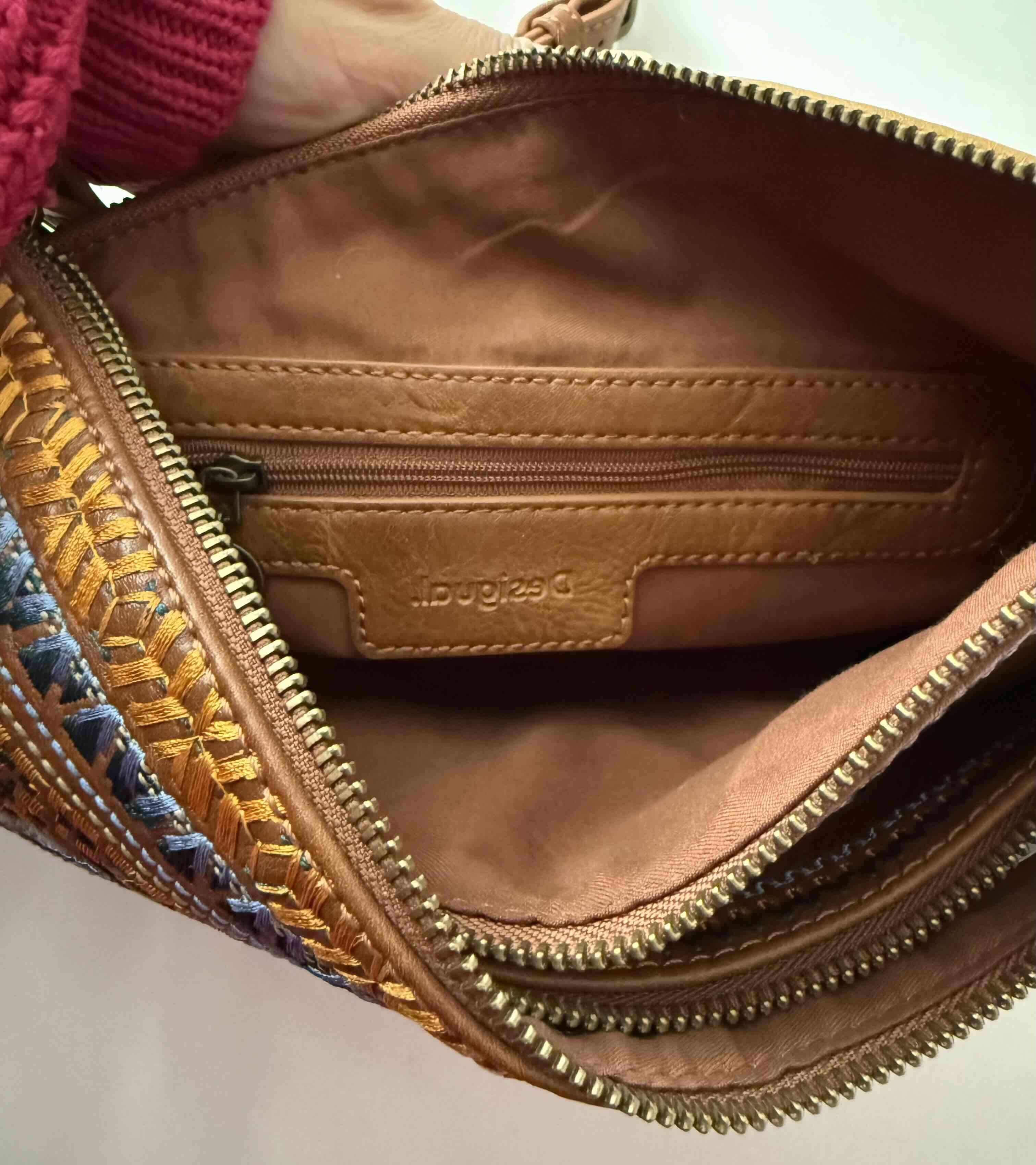 Cartera de cuero bordada marca Desigual - miniatura 3