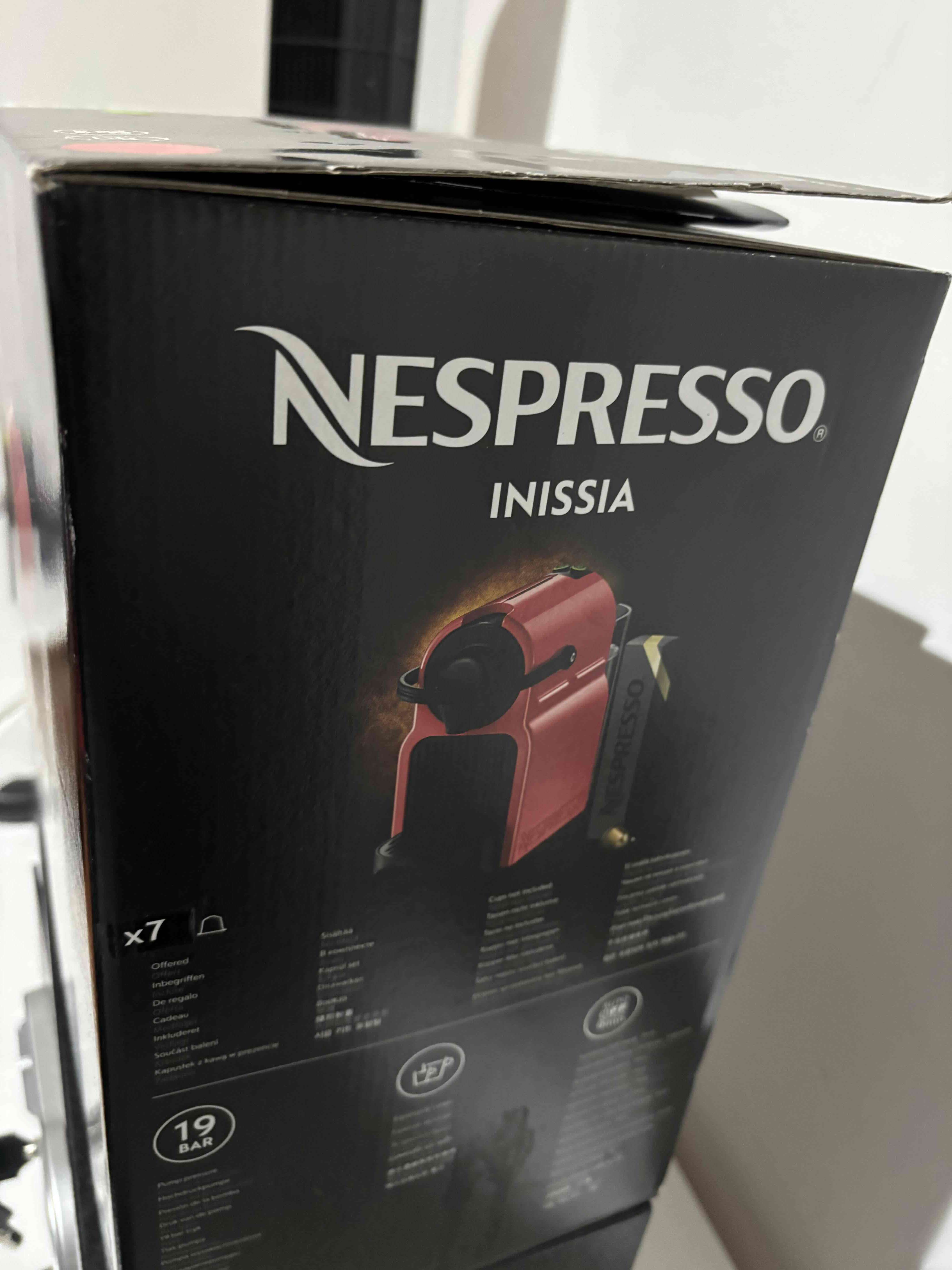 Cafetera Nespresso Inissia Roja - miniatura 3