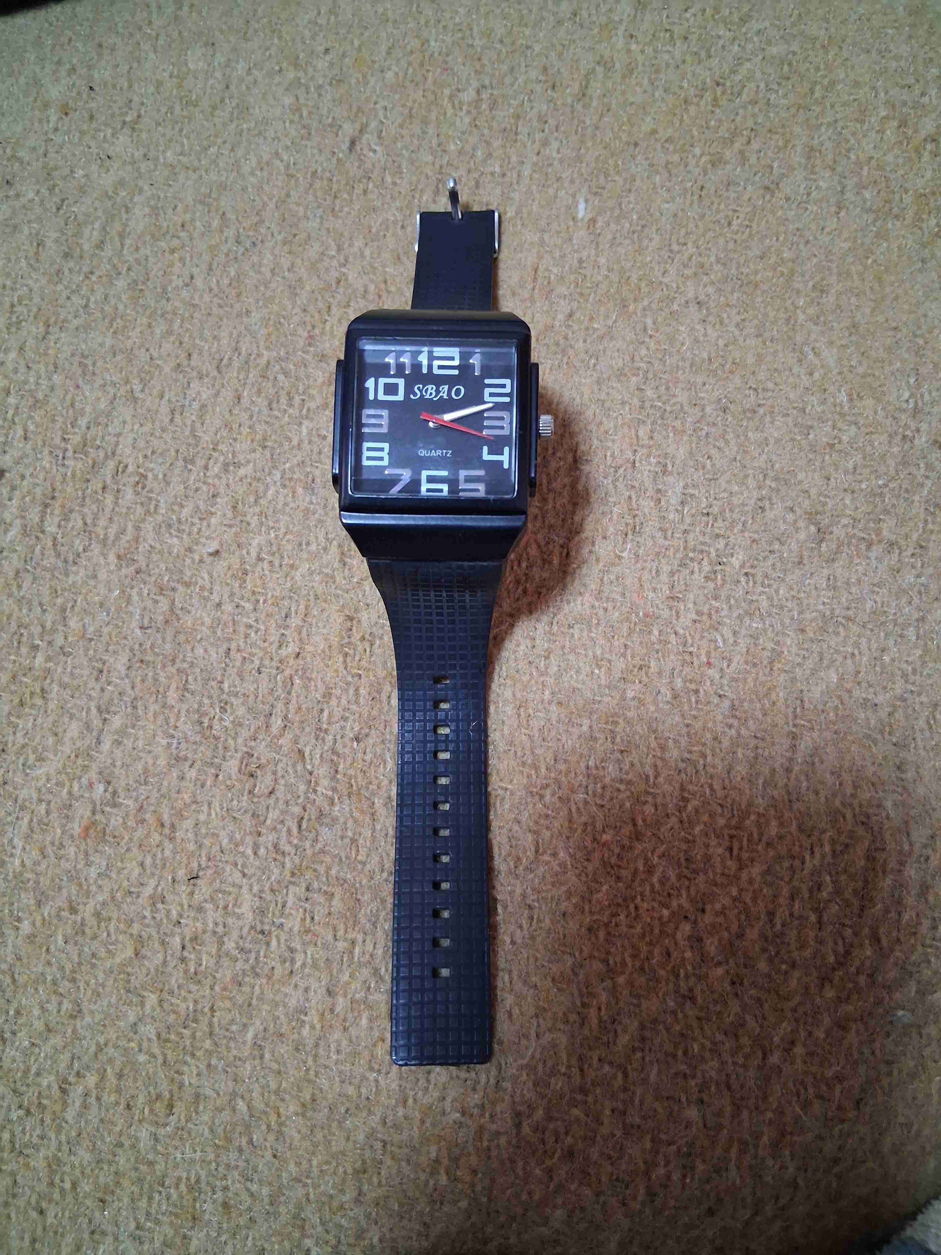 Reloj negro de pulsera cuadrada SBAO