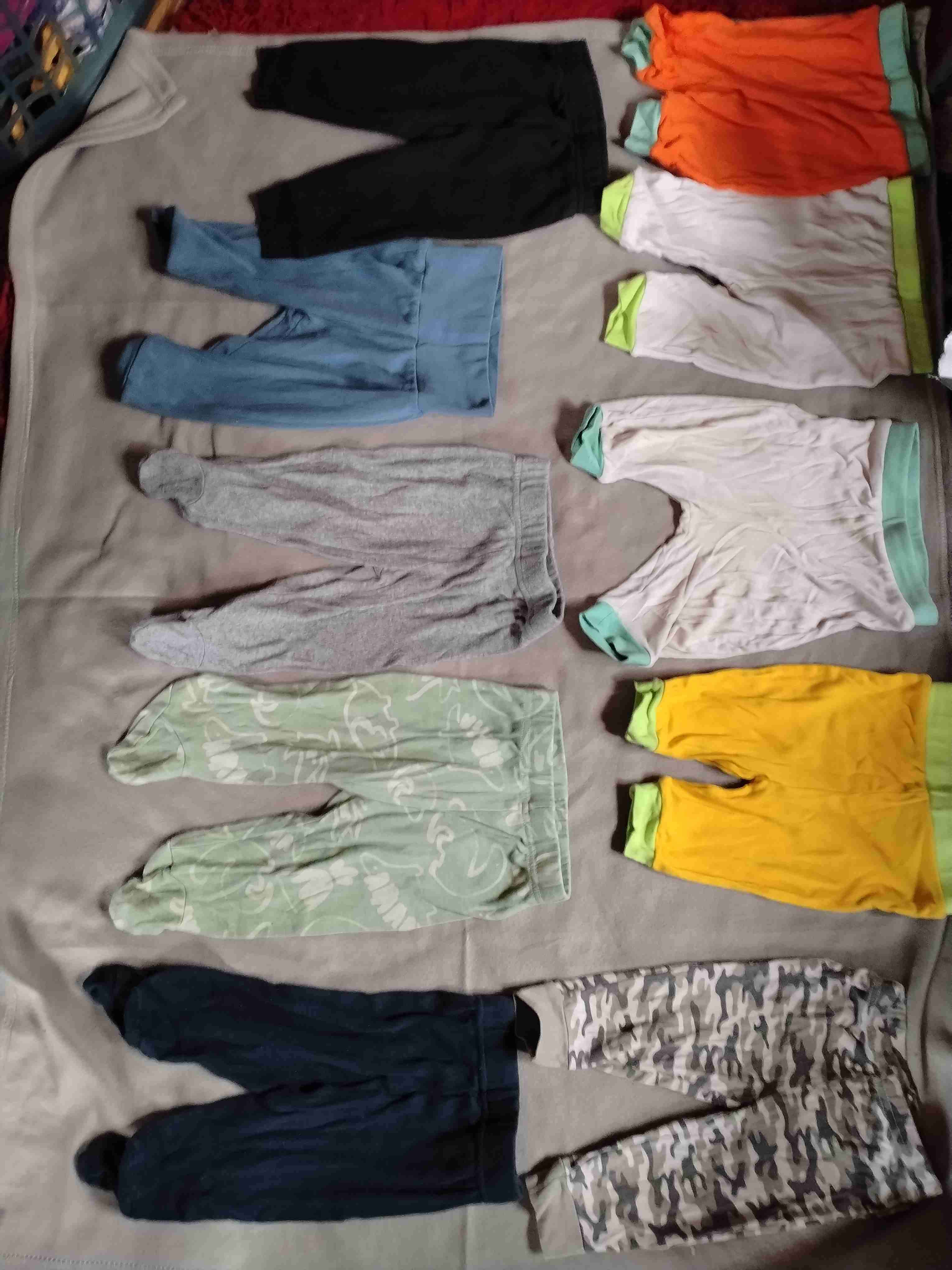 Lote de pantalones y bodys  para bebé 3 a 6 meses - miniatura 2