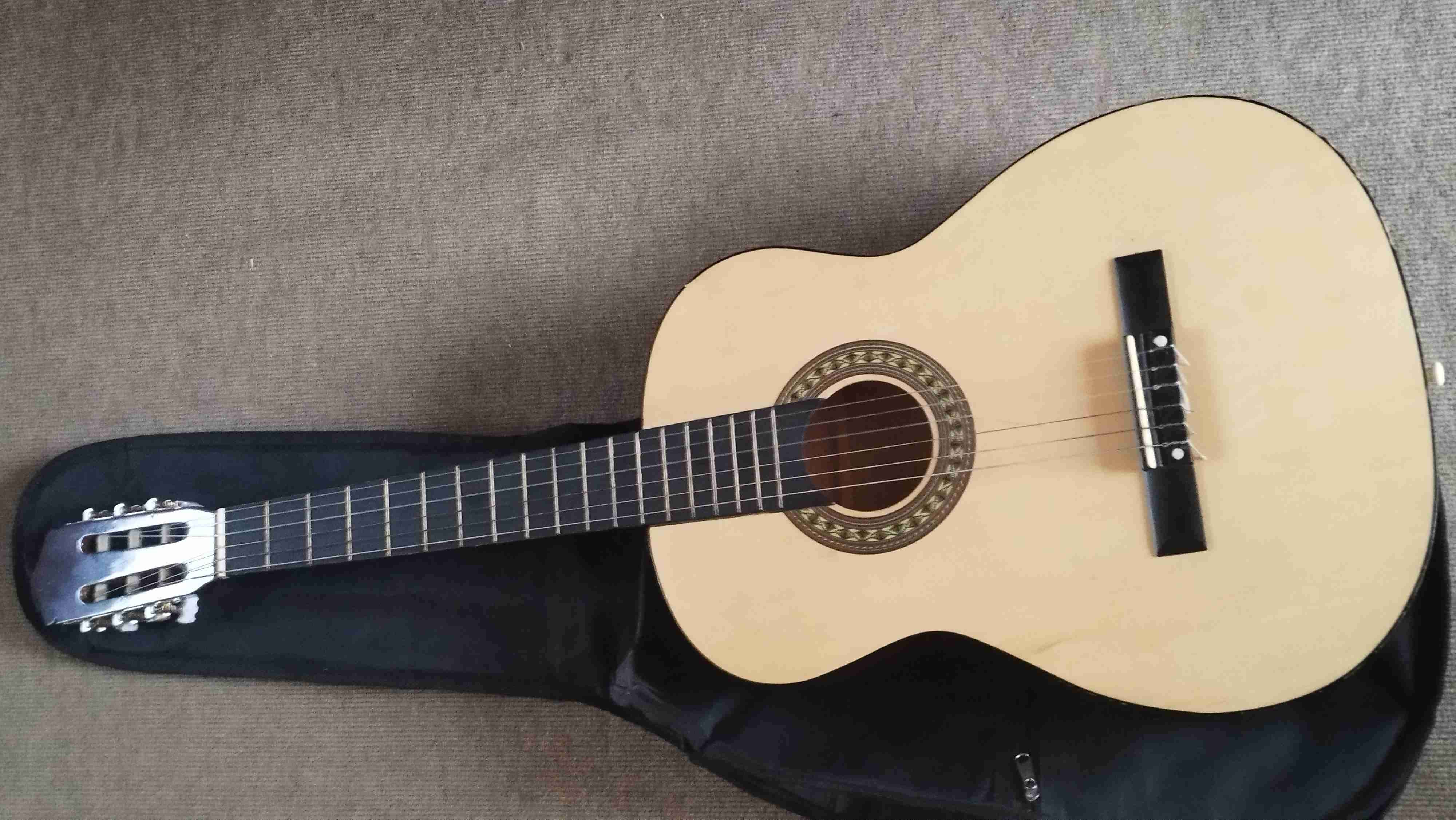 Guitarra clásica color natural - miniatura 2