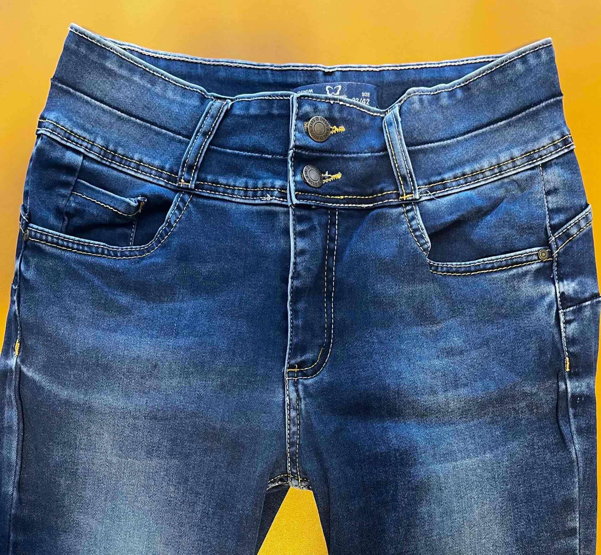 Jeans azul clásico - miniatura 3