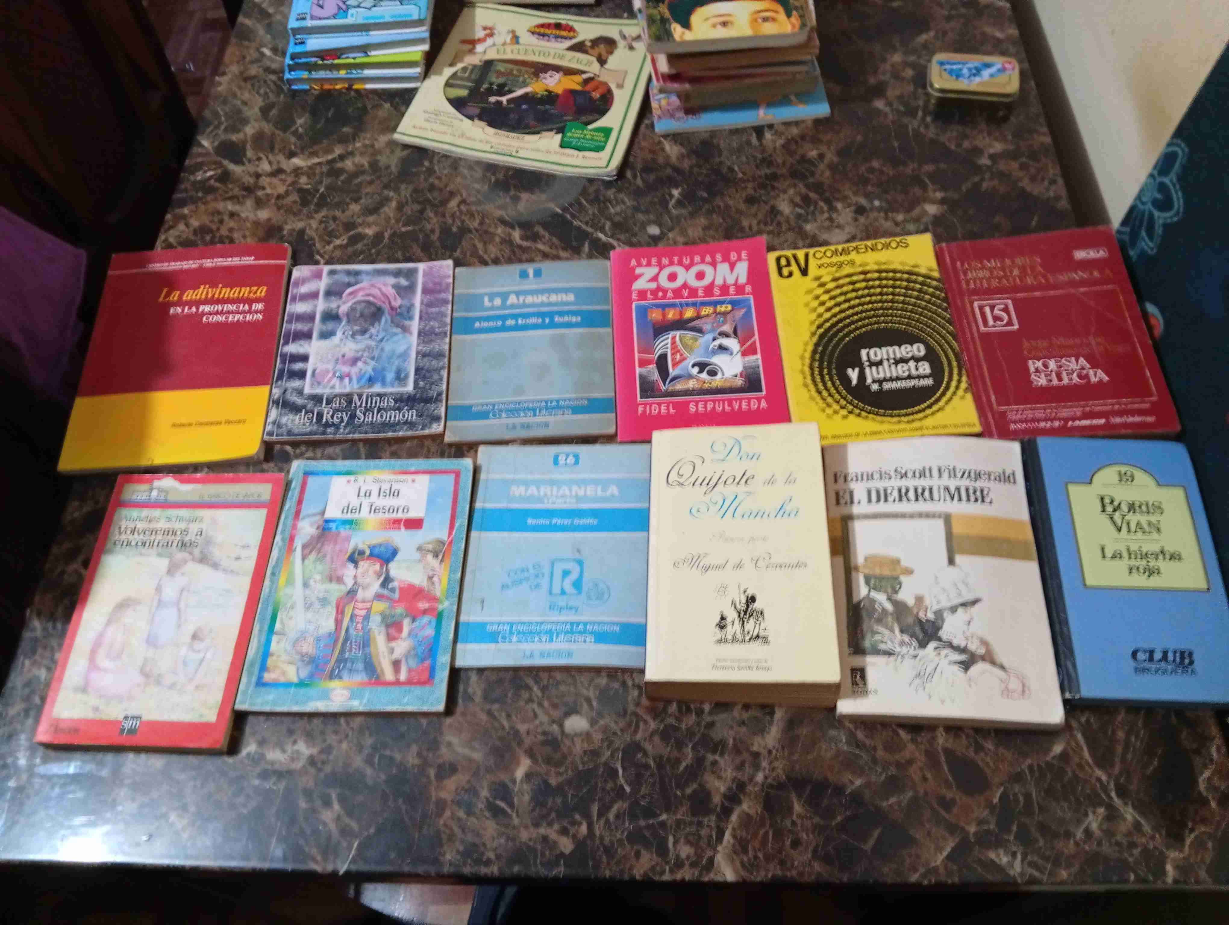 Lote de libros variados