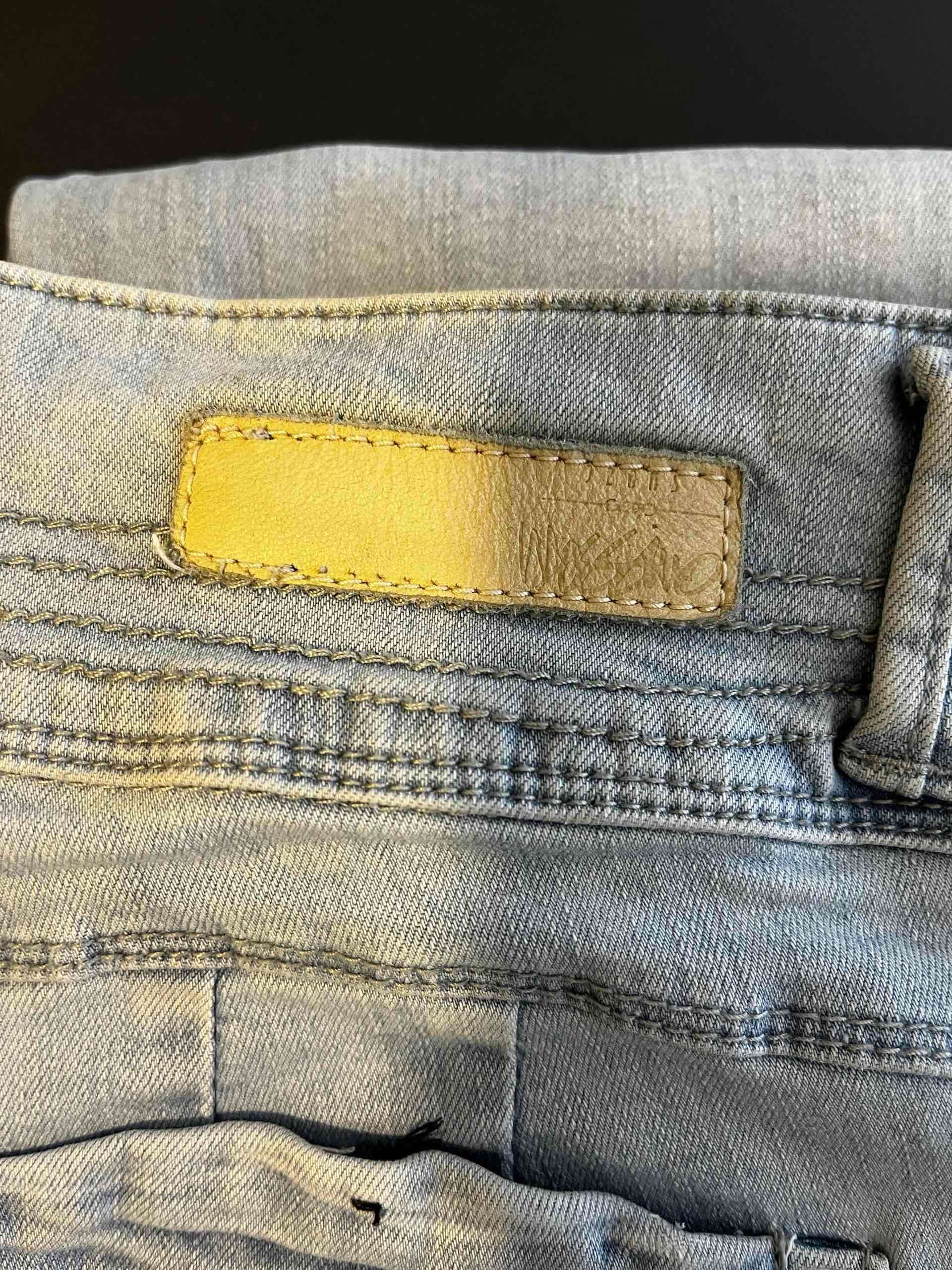 Jeans claros clásicos - miniatura 3