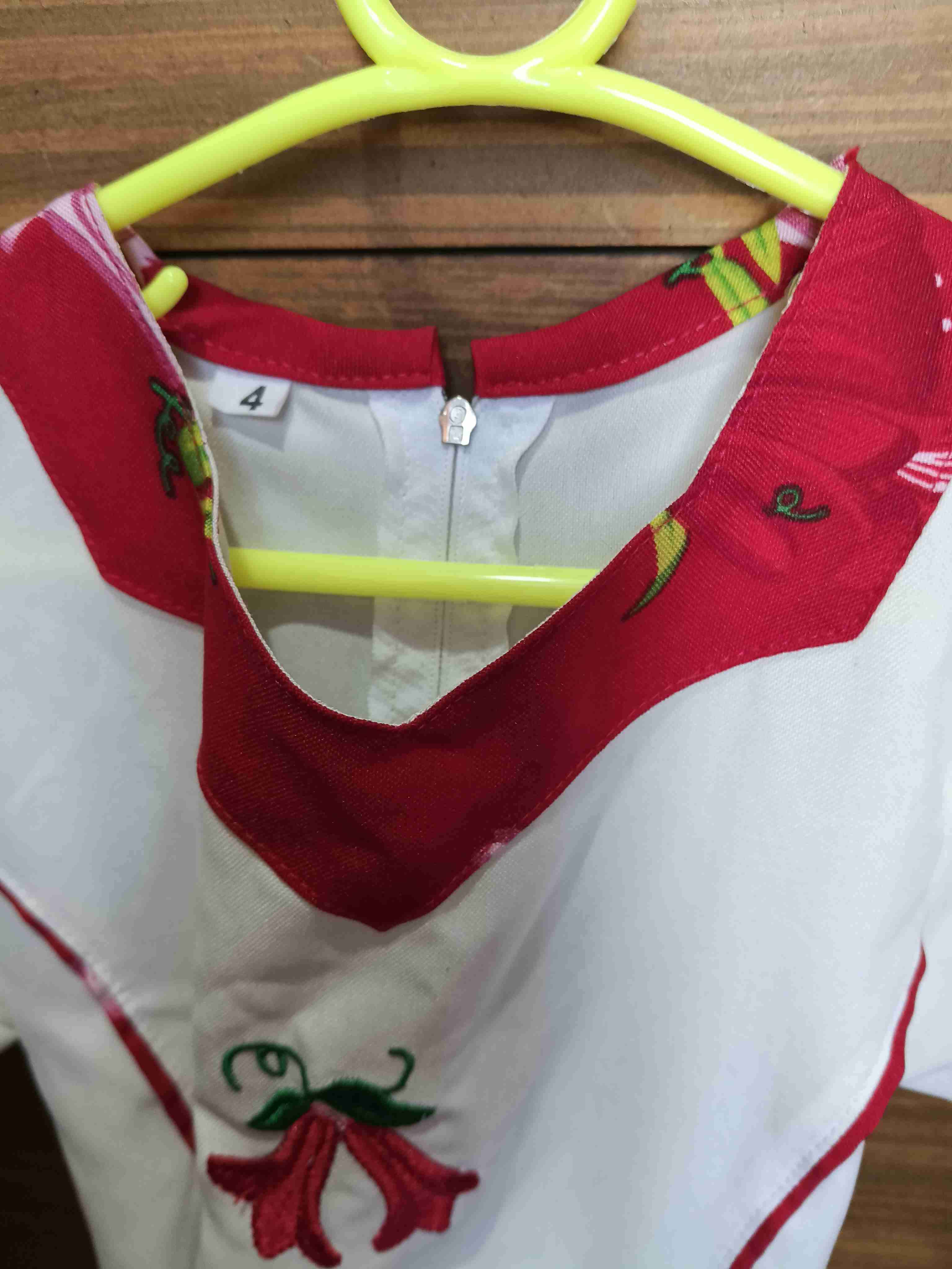 Vestido folclórico blanco y rojo - miniatura 3