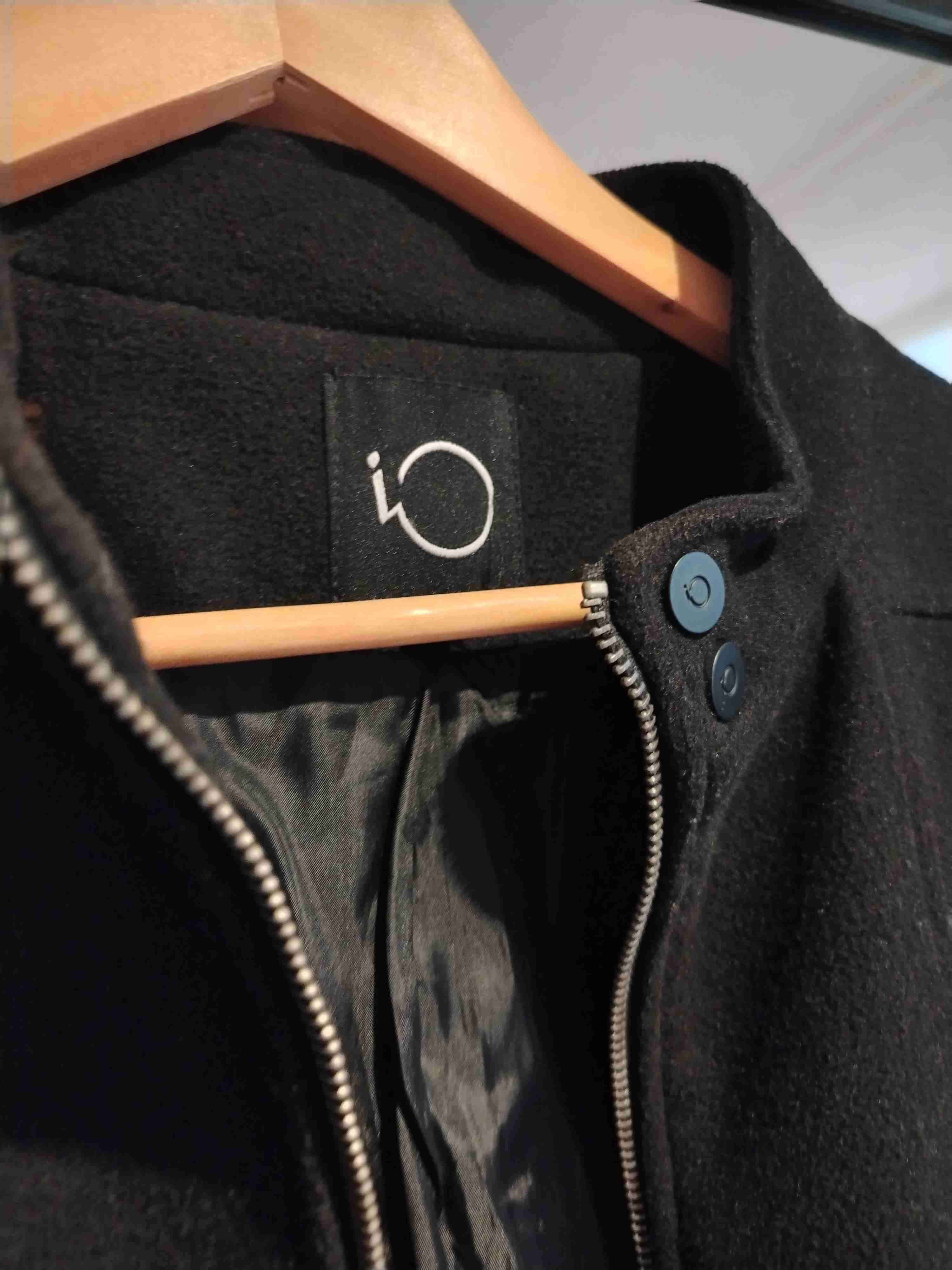 Abrigo negro con cierre - miniatura 3