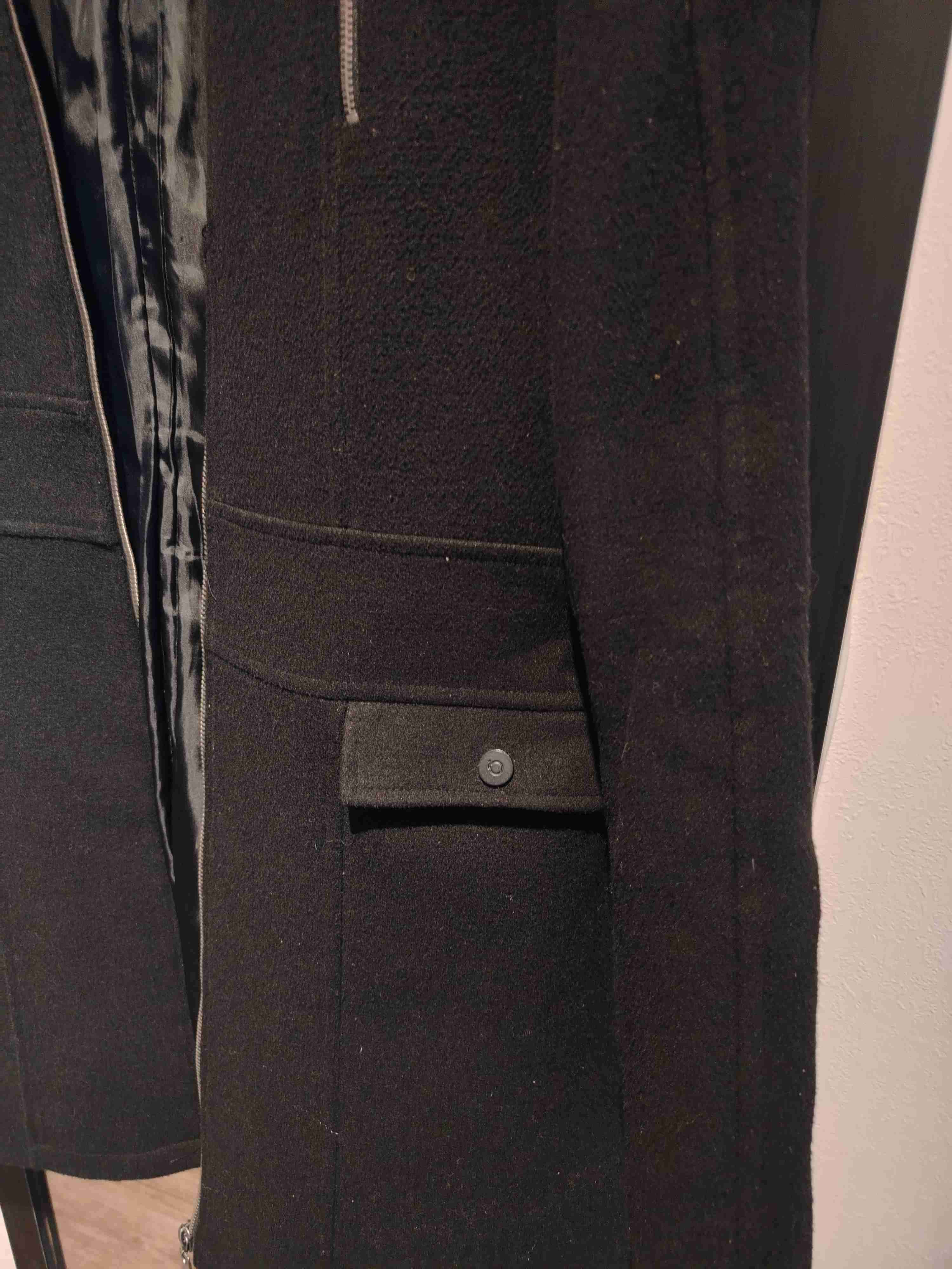 Abrigo negro con cierre - miniatura 4