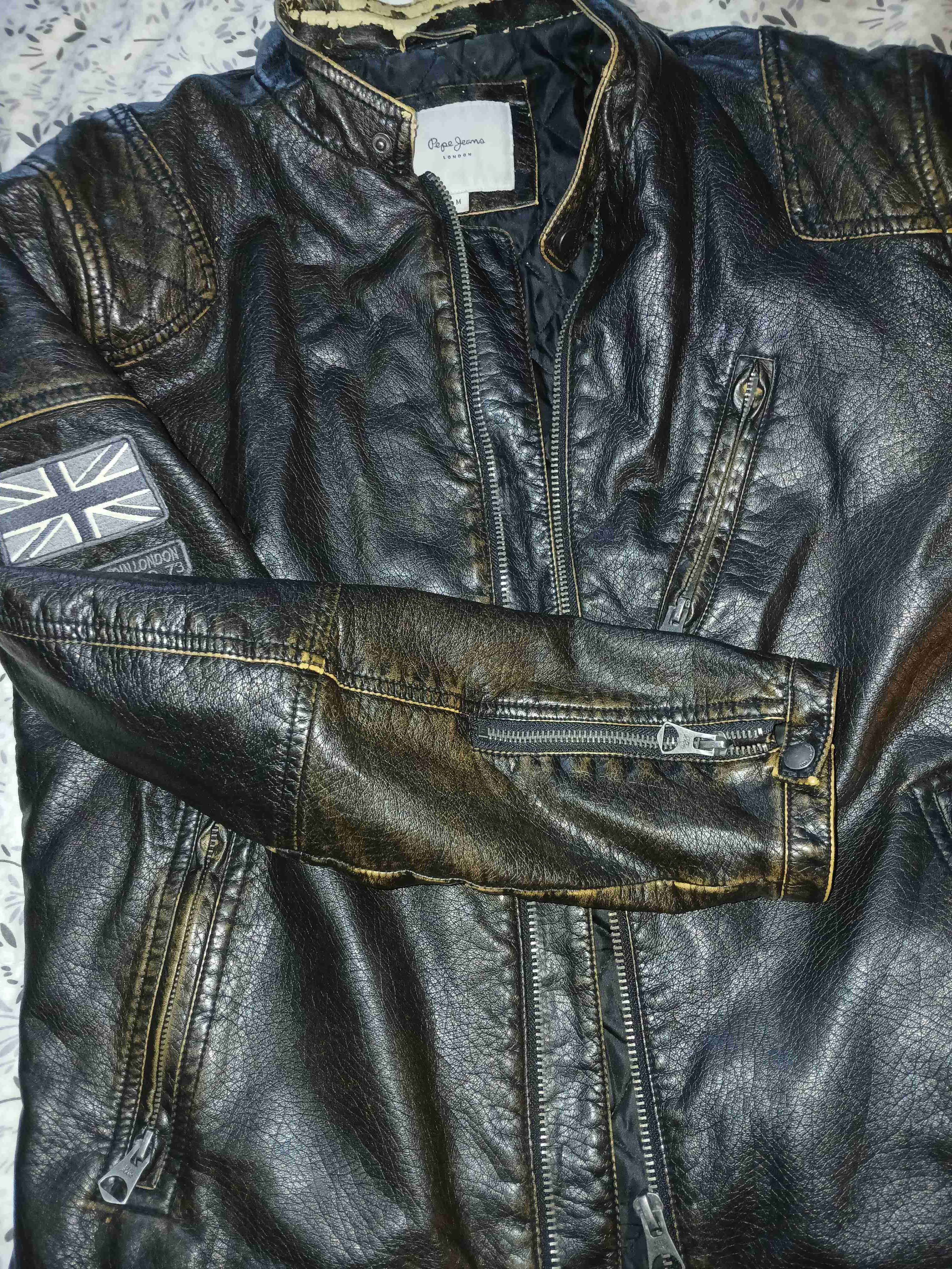 Chaqueta de cuero negra - miniatura 4