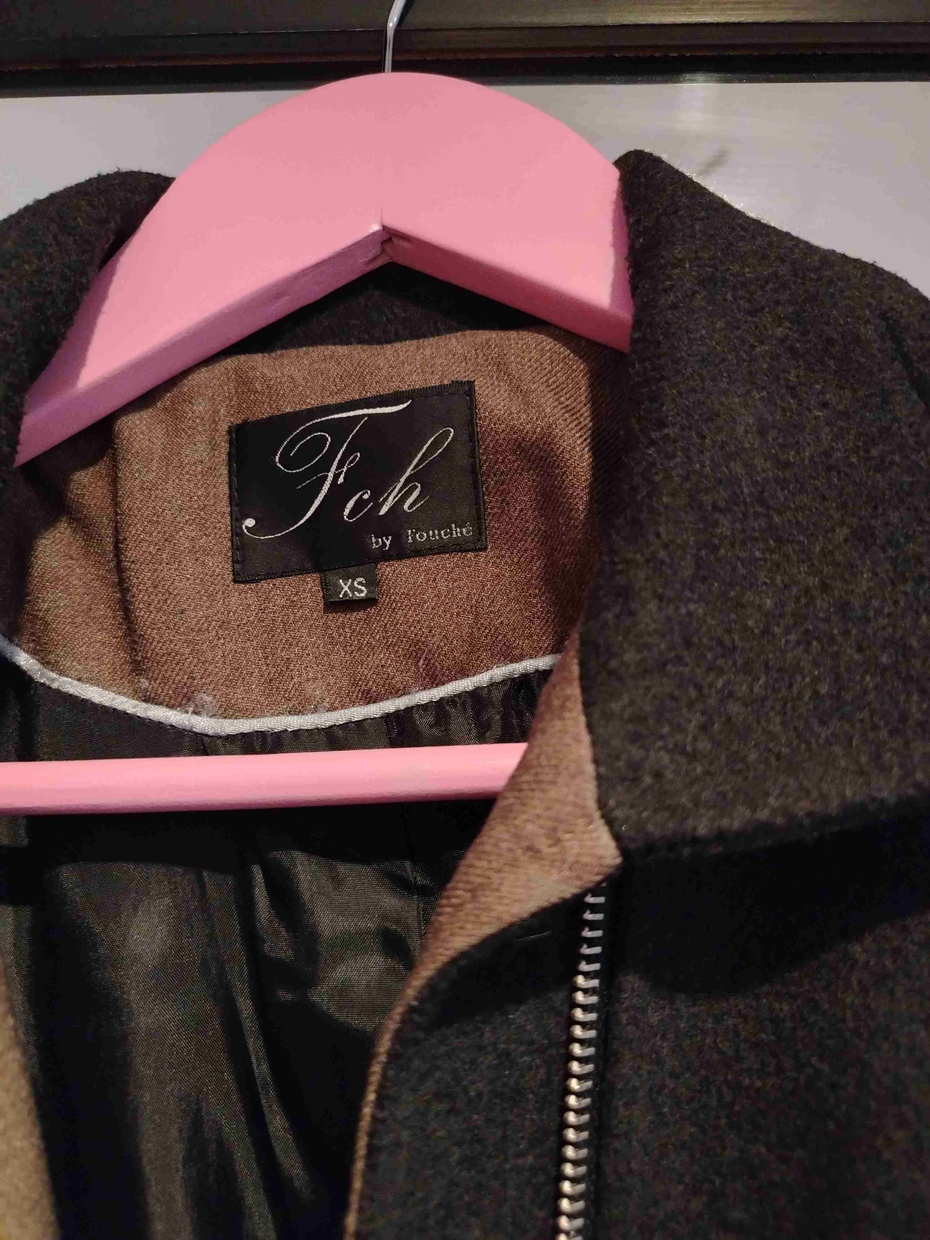 Abrigo negro con cierre XS - miniatura 2