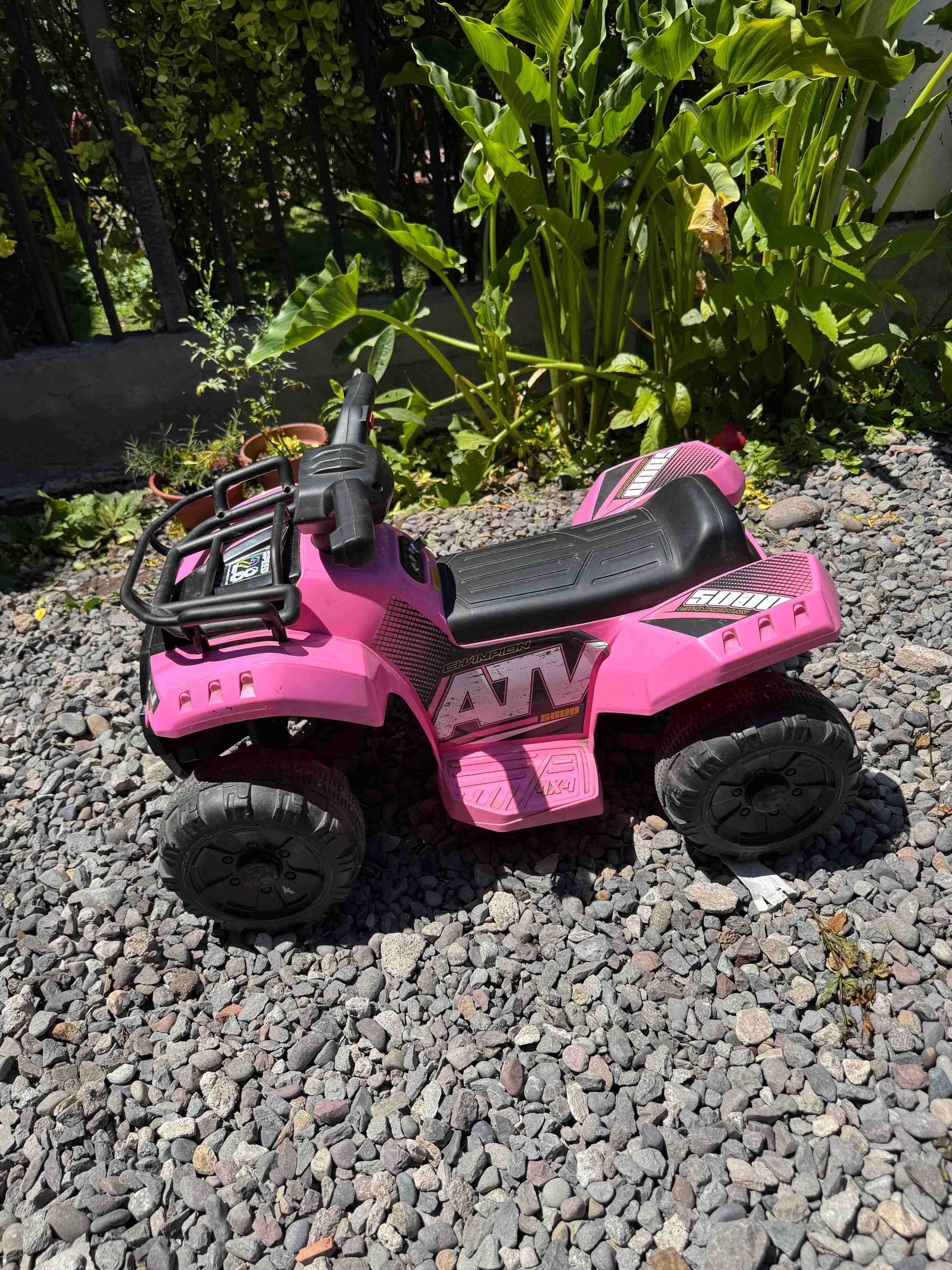 Cuatrimoto infantil rosa - miniatura 2