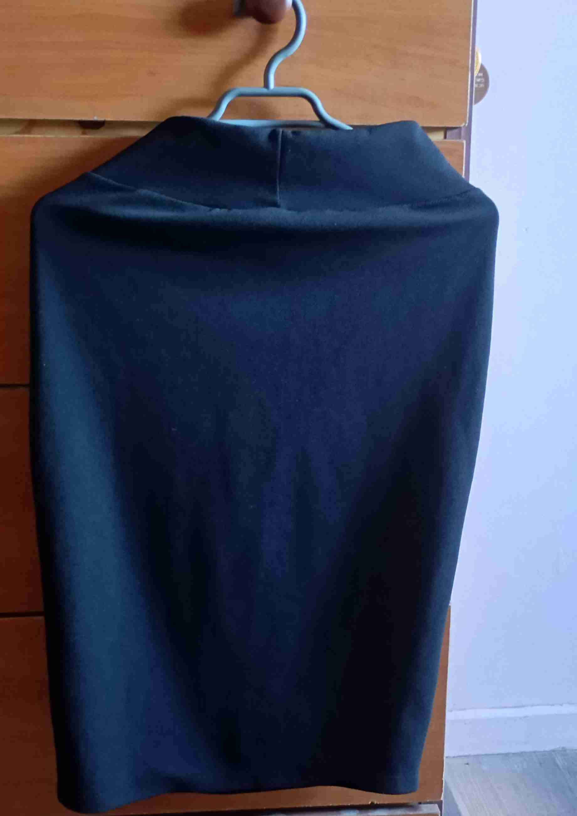 Falda negra clásica - miniatura 2