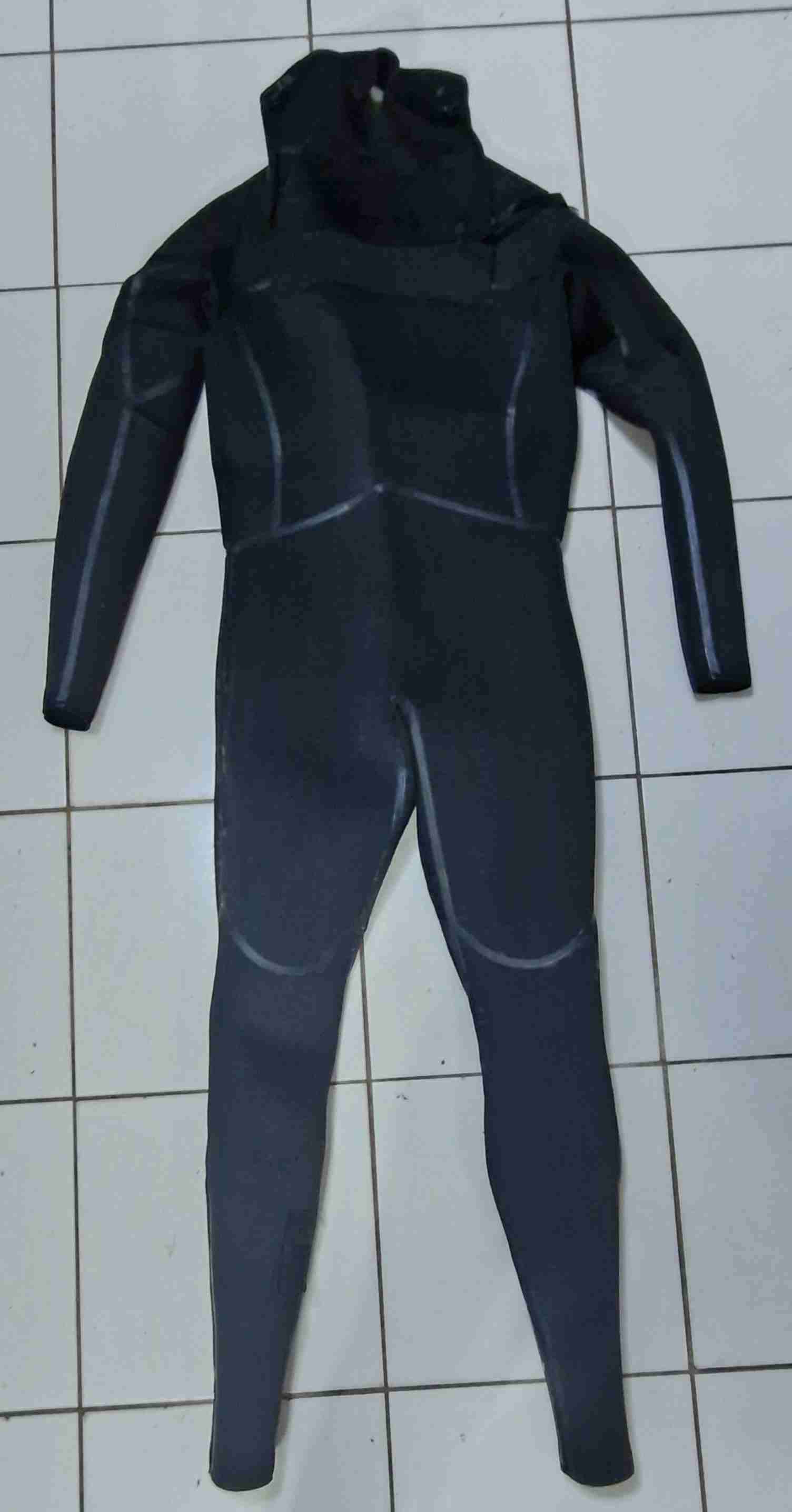 Traje de neopreno corto negro - miniatura 3