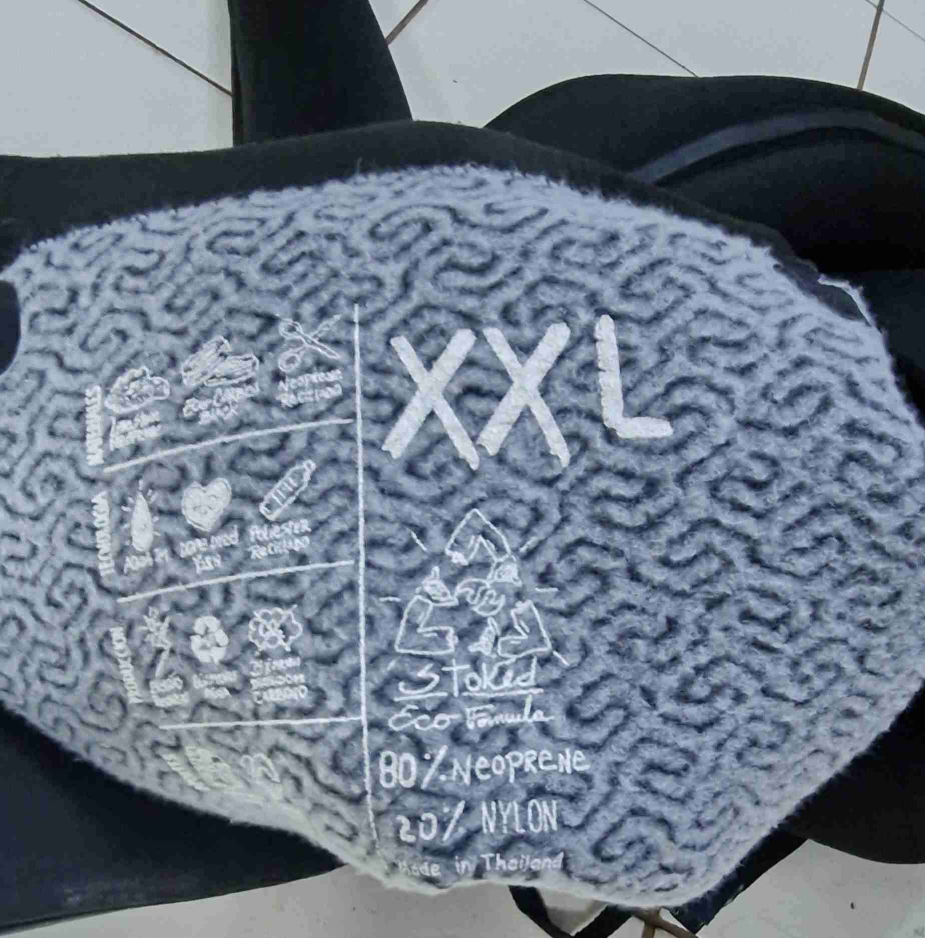 Traje de neopreno corto negro - miniatura 4