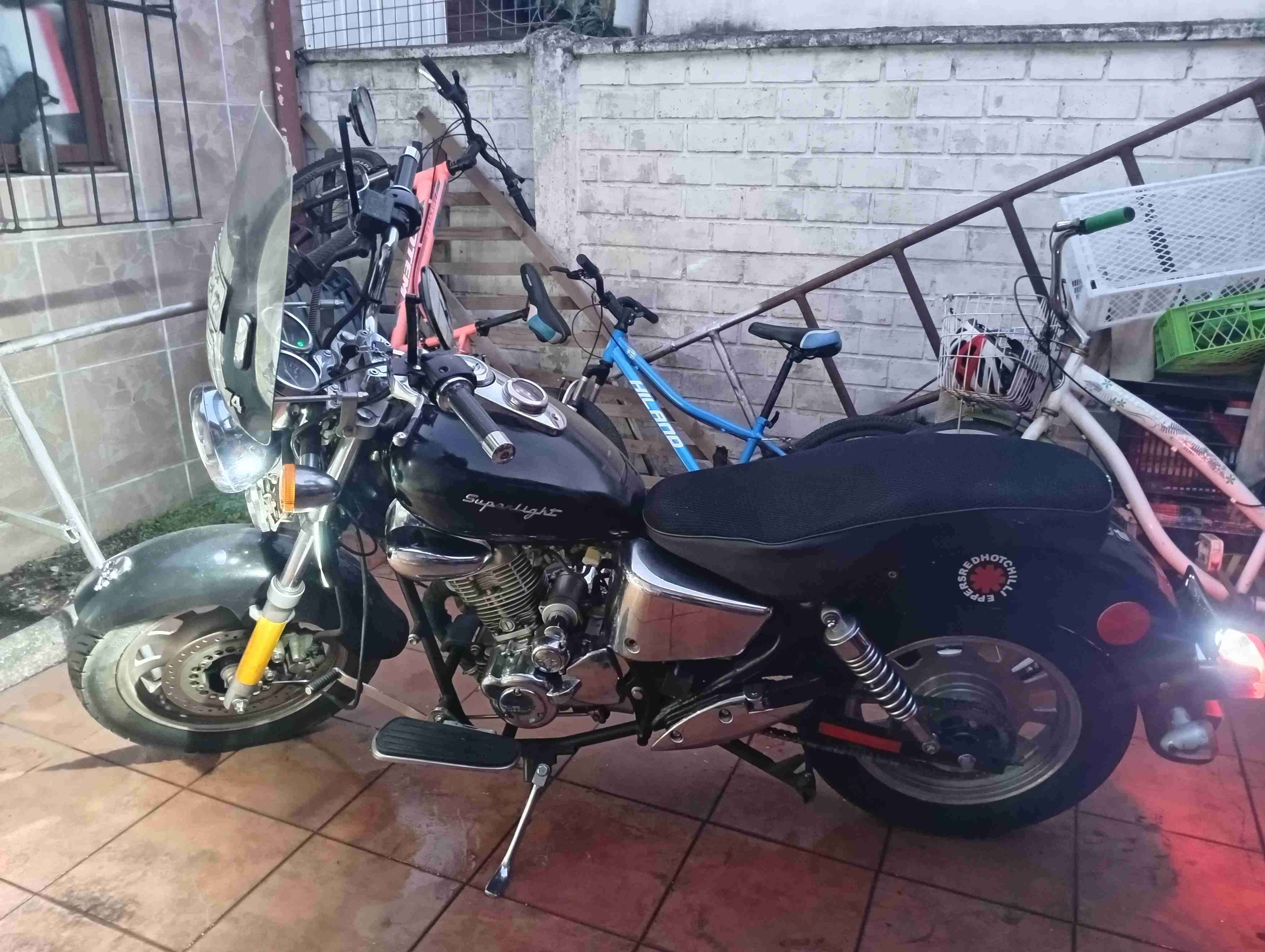 Moto Superlight negra - miniatura 4