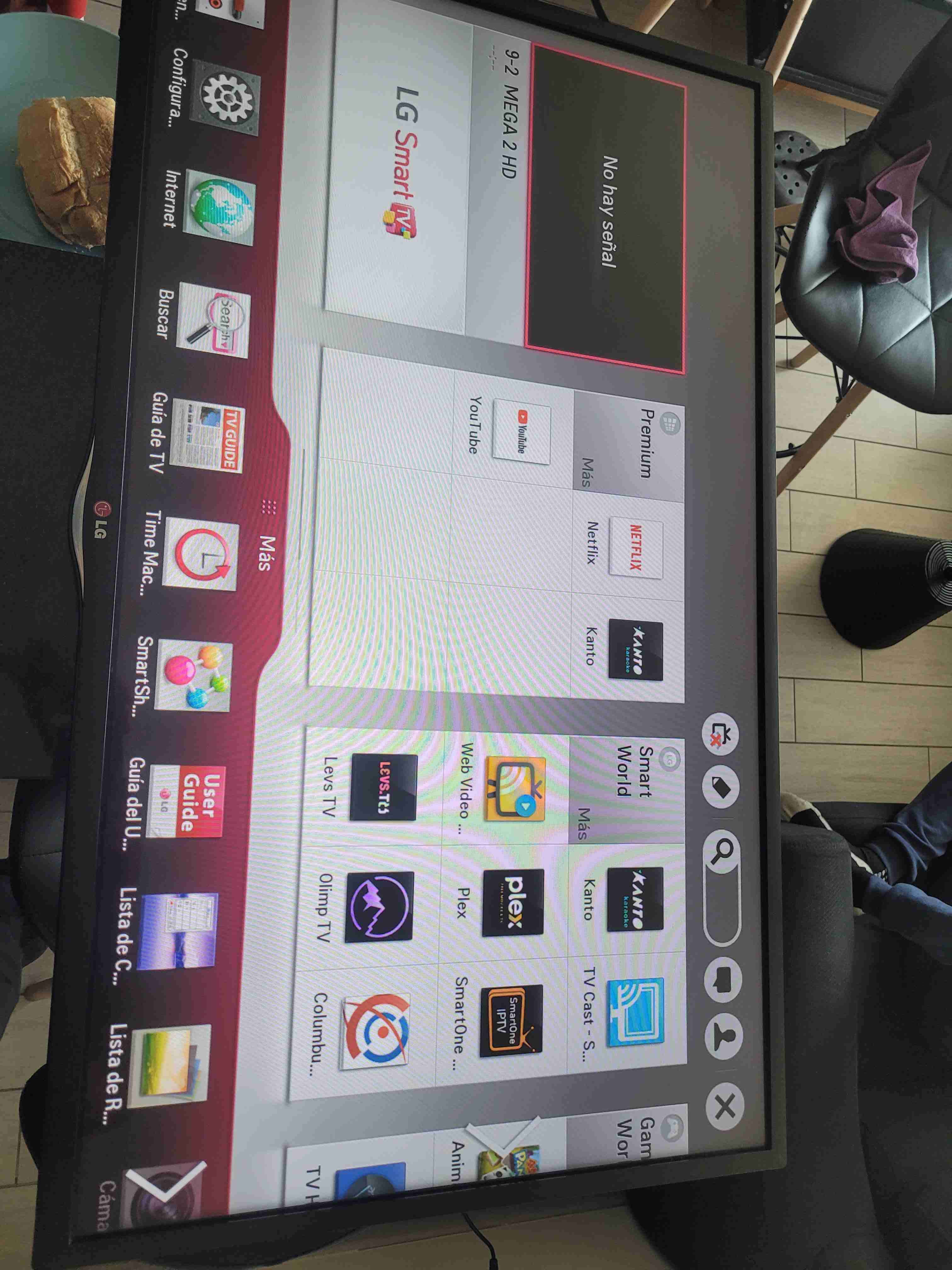 Televisor LG Smart TV 42 pulgadas - miniatura 1