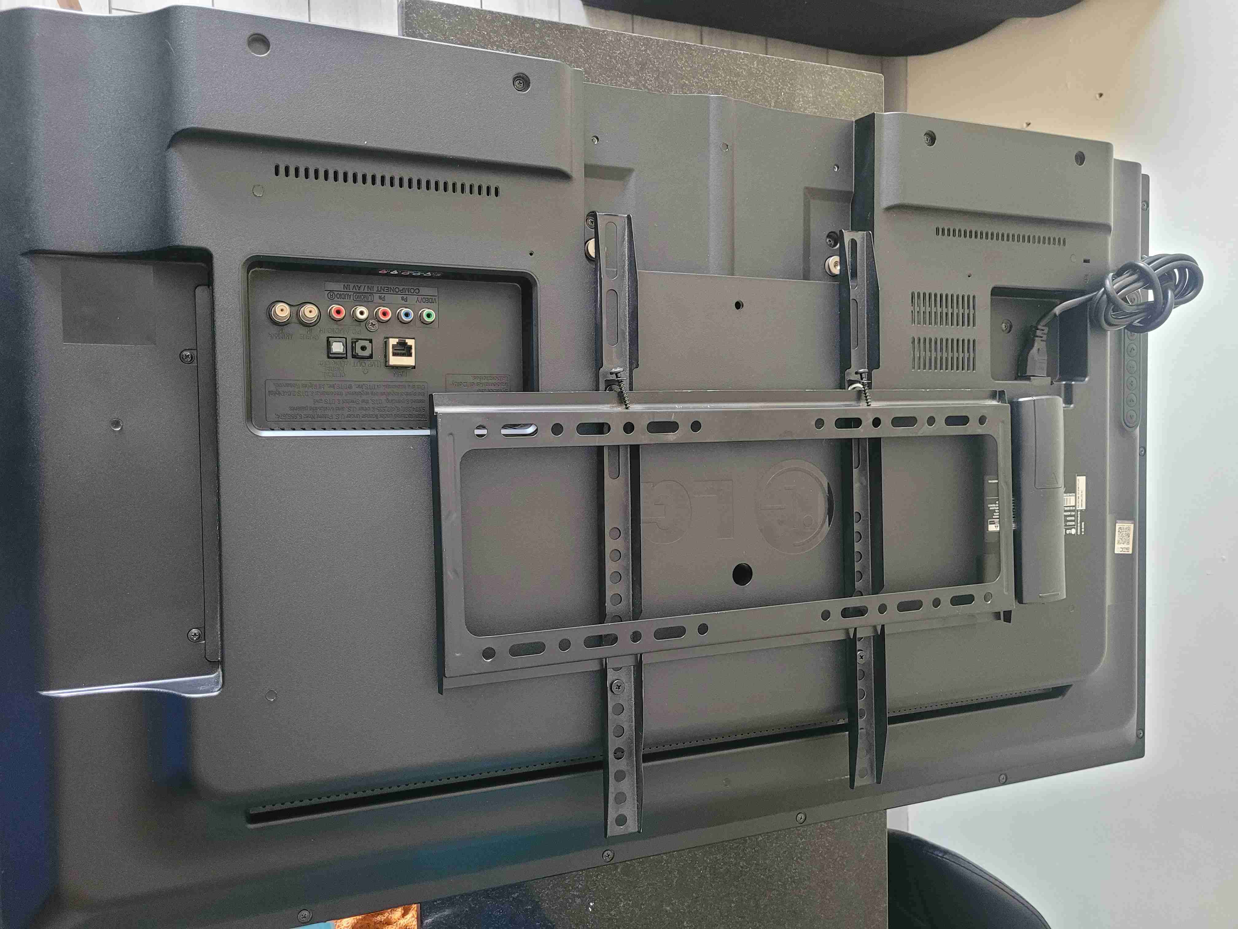 Televisor LG Smart TV 42 pulgadas - miniatura 2