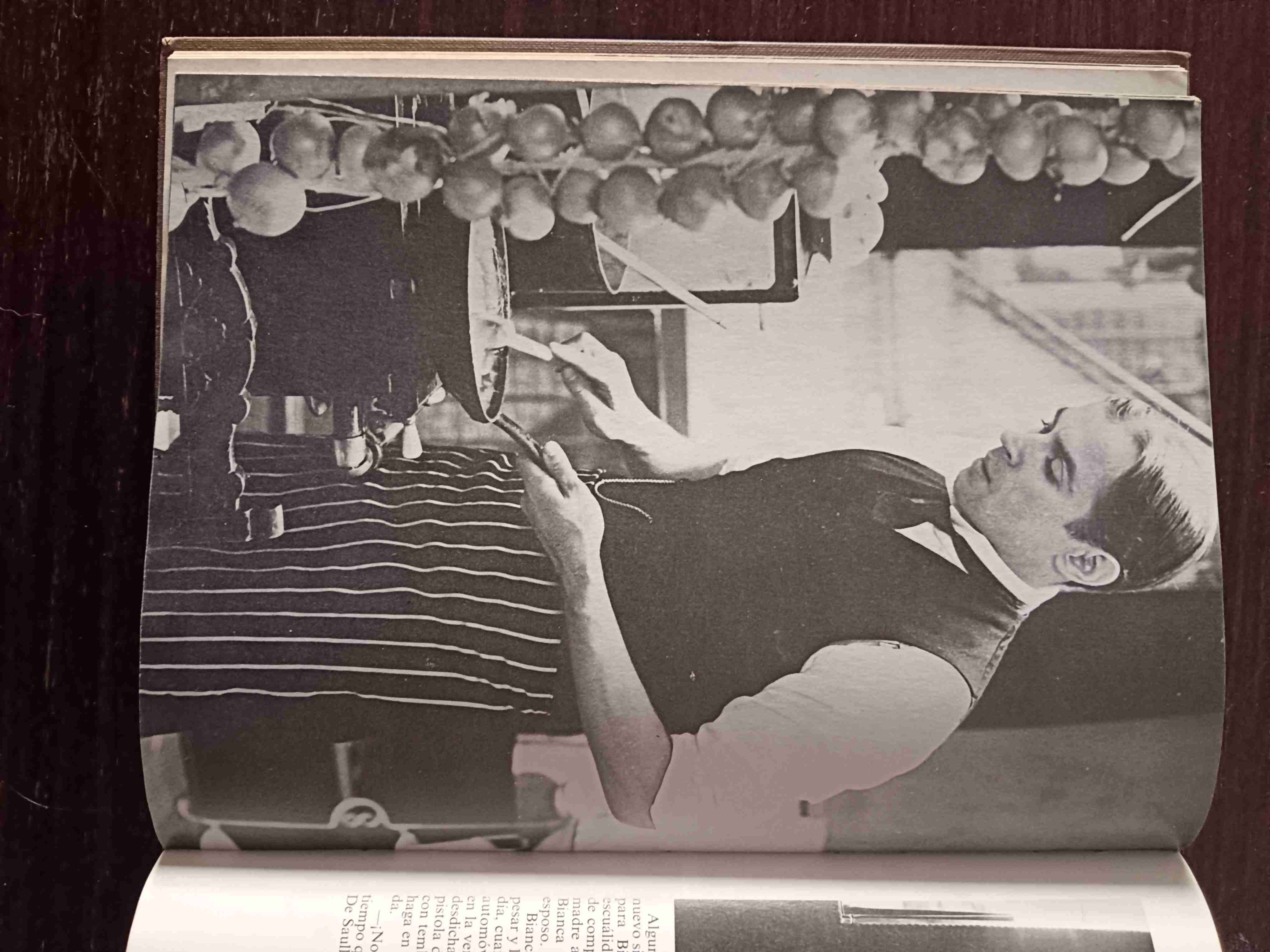 Libro Valentino de Alexander Bland - miniatura 5