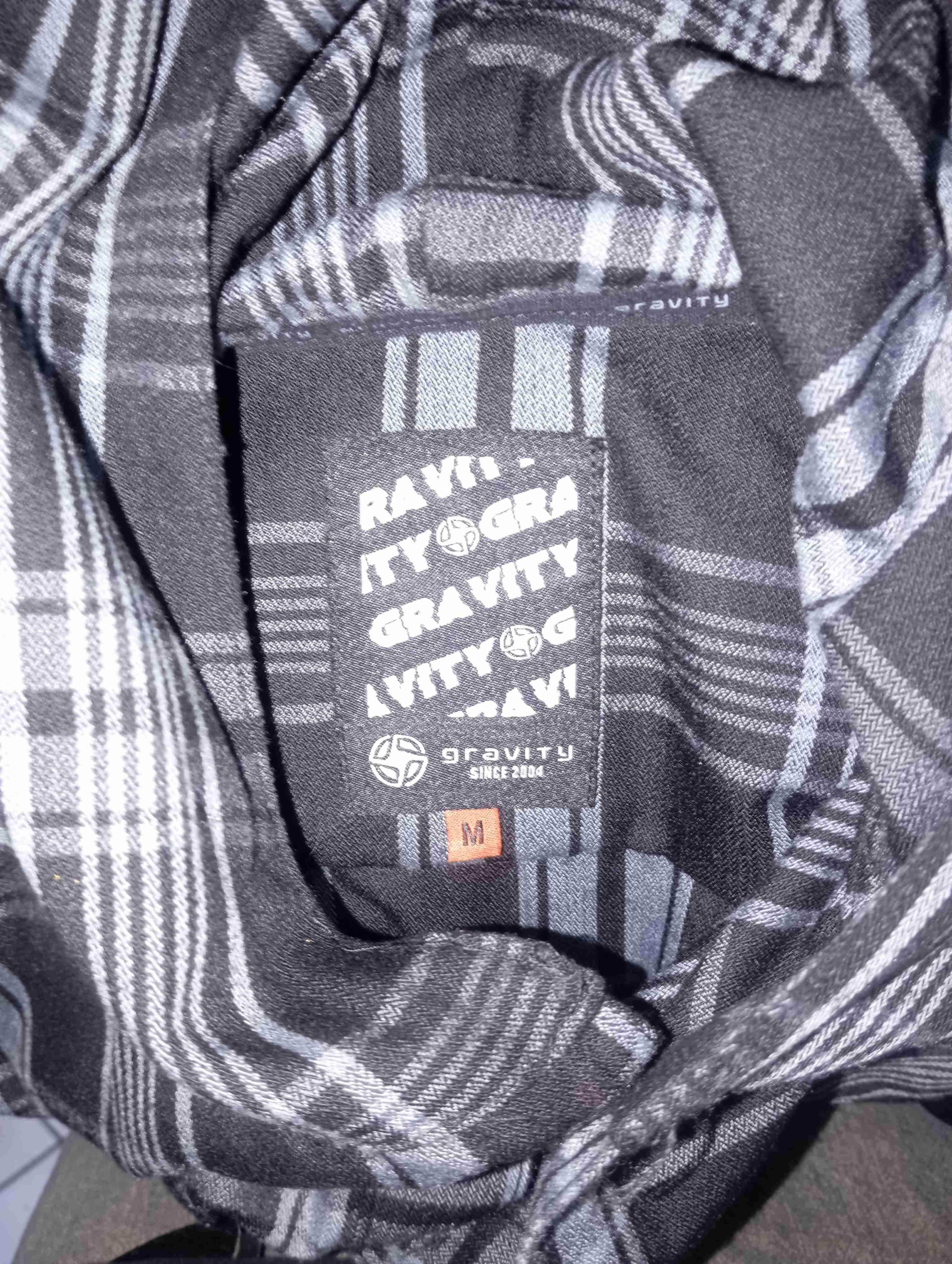 Camisa de franela a cuadros marca gravity - miniatura 4