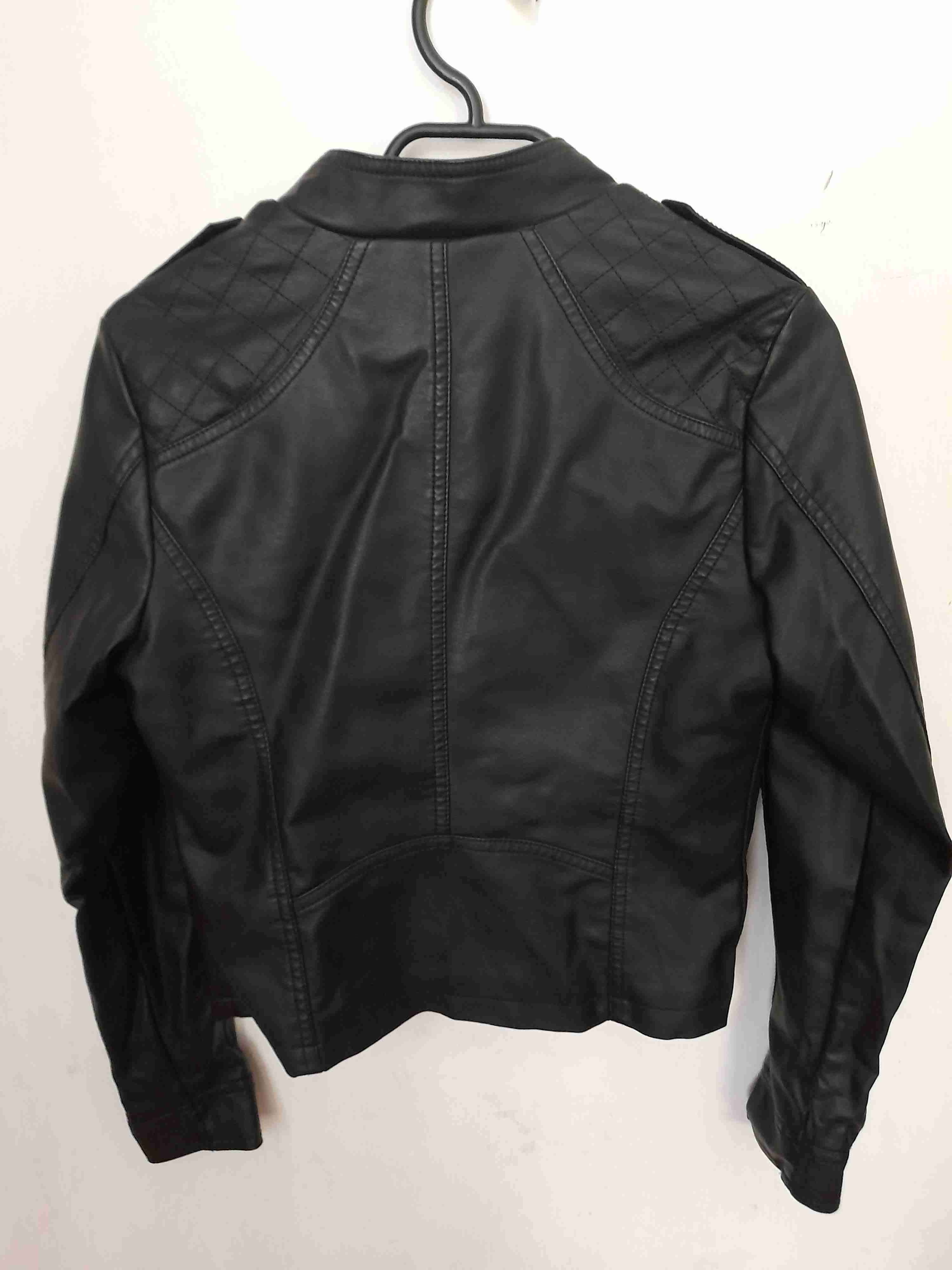 Chaqueta negra de ecocuero - miniatura 2