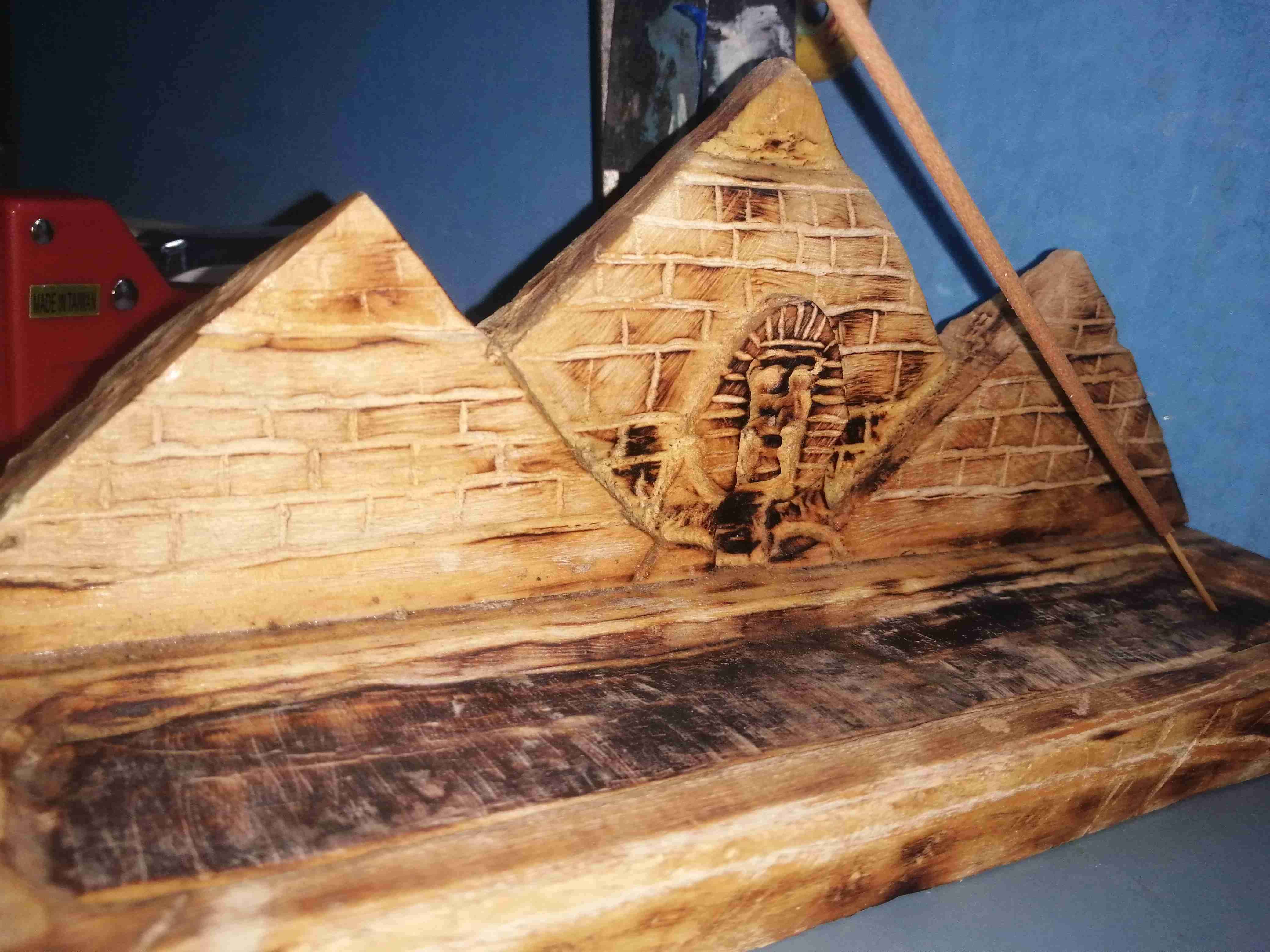 Adorno pirámide egipcia en madera - miniatura 3