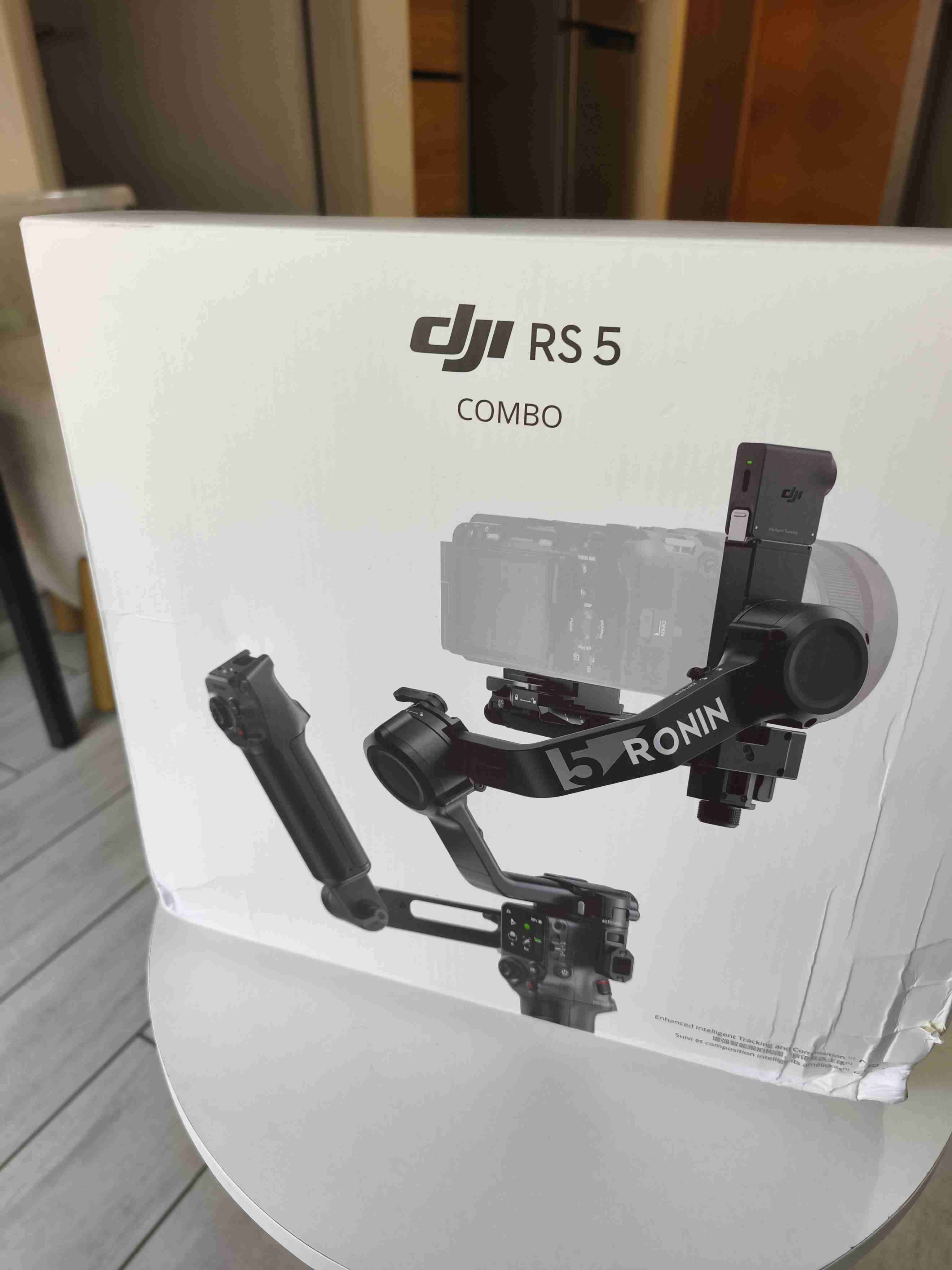 Estabilizador DJI Ronin RS5 Combo - miniatura 6