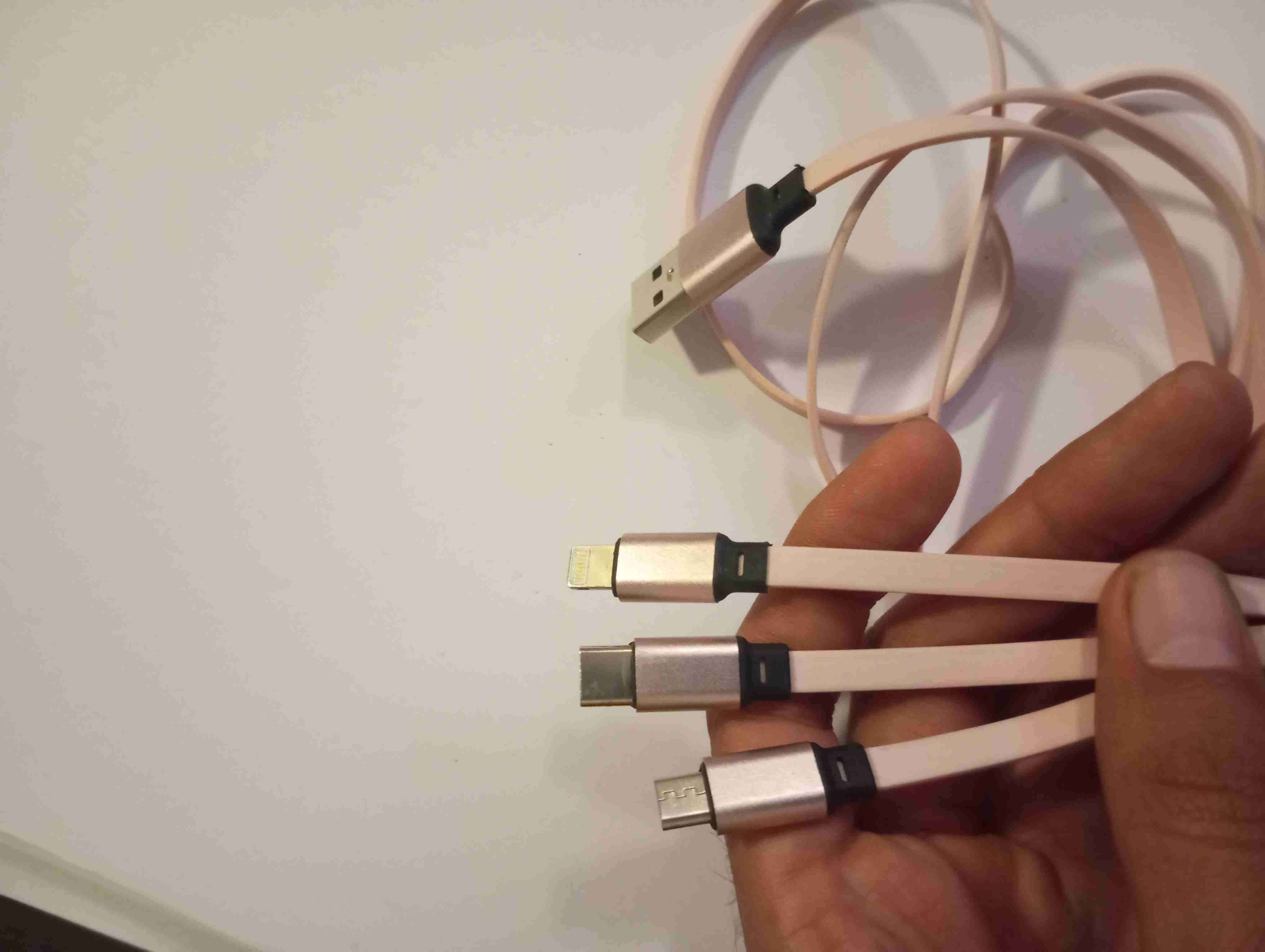 Cable Universal 3 en 1 (Carga Rápida) – Impecable - miniatura 3