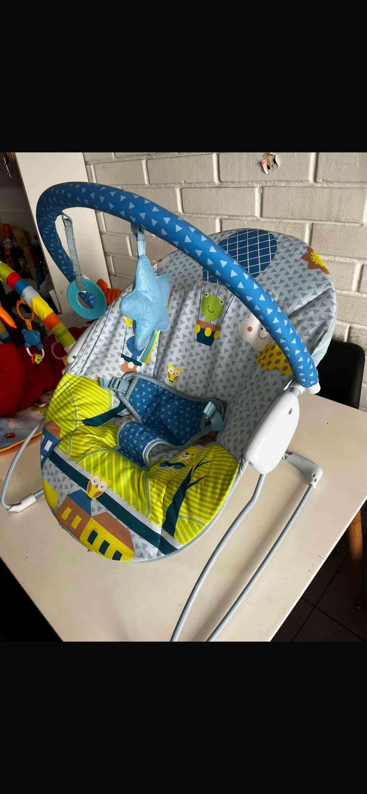 Silla mecedora para bebé - miniatura 2