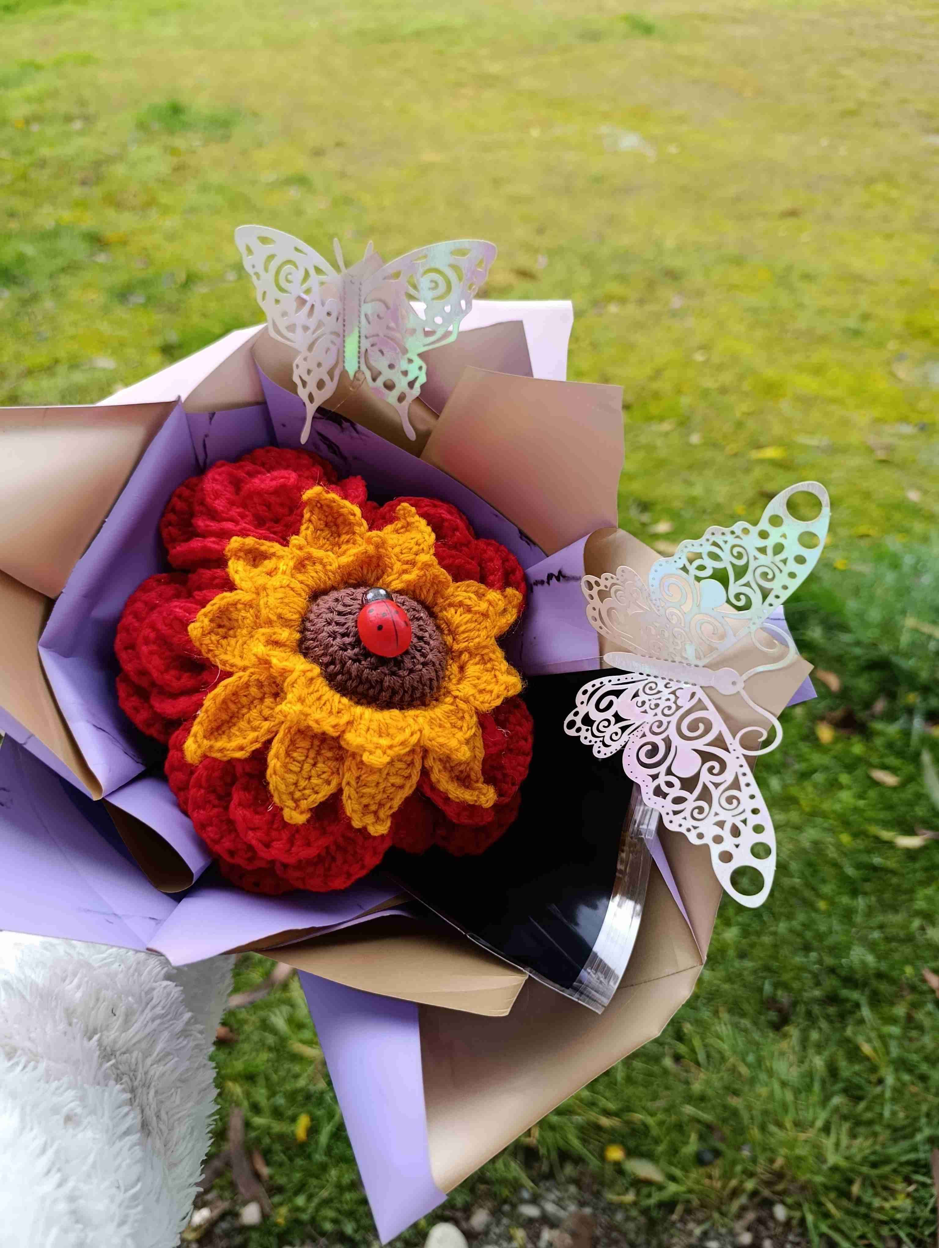 Ramos de flores tejidas a mano - miniatura 4