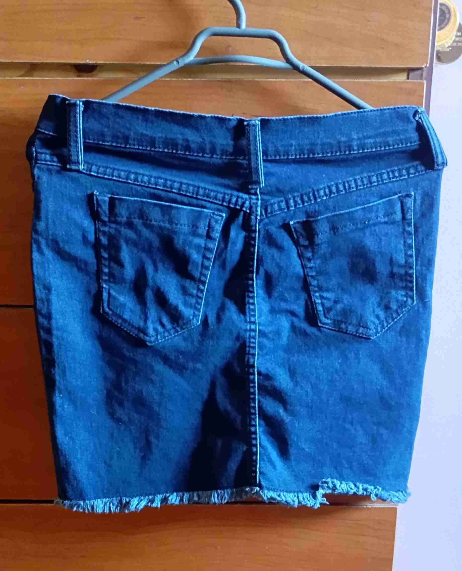 Falda de mezclilla azul - miniatura 2