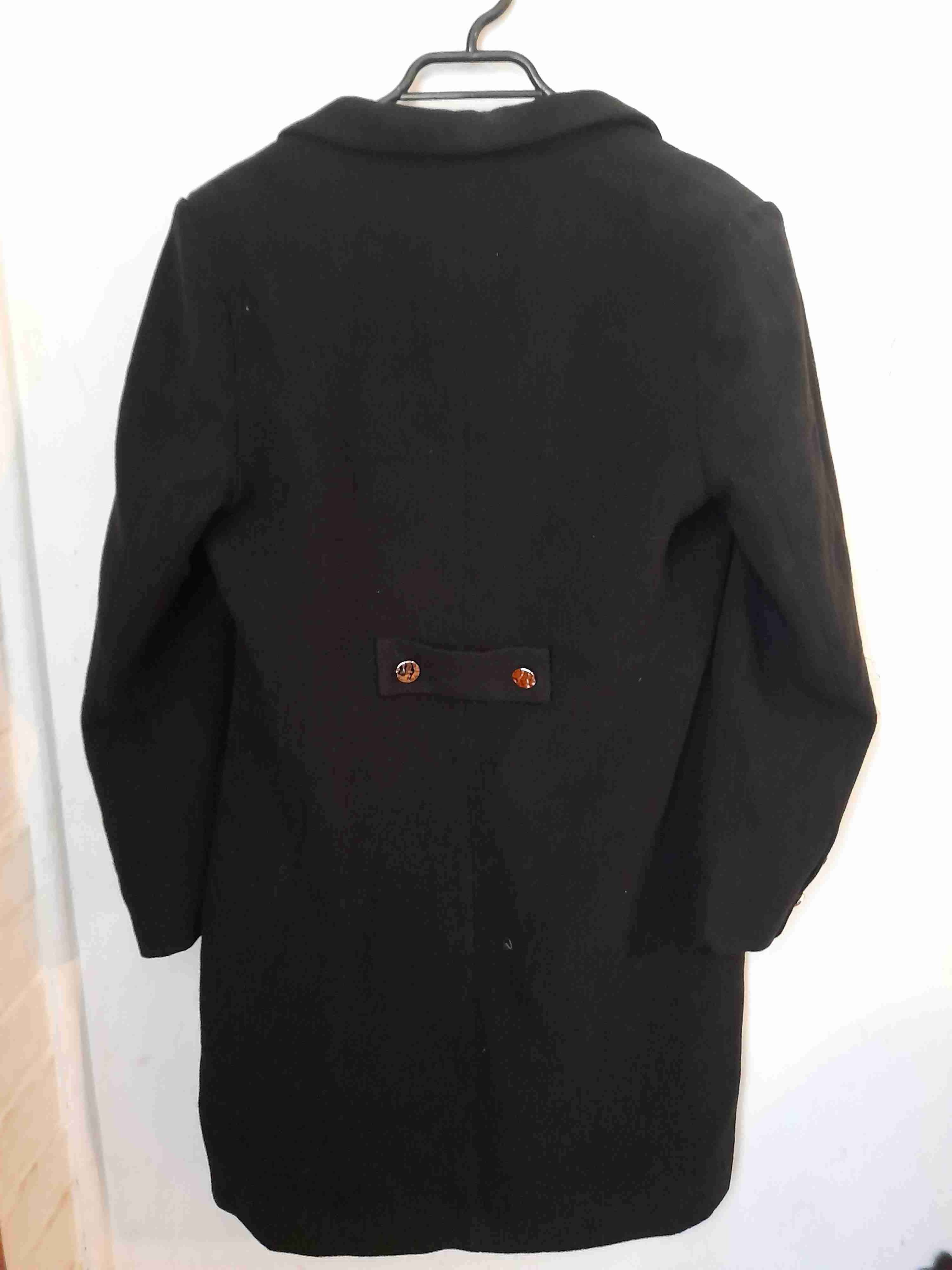 Abrigo largo negro con botones - miniatura 2