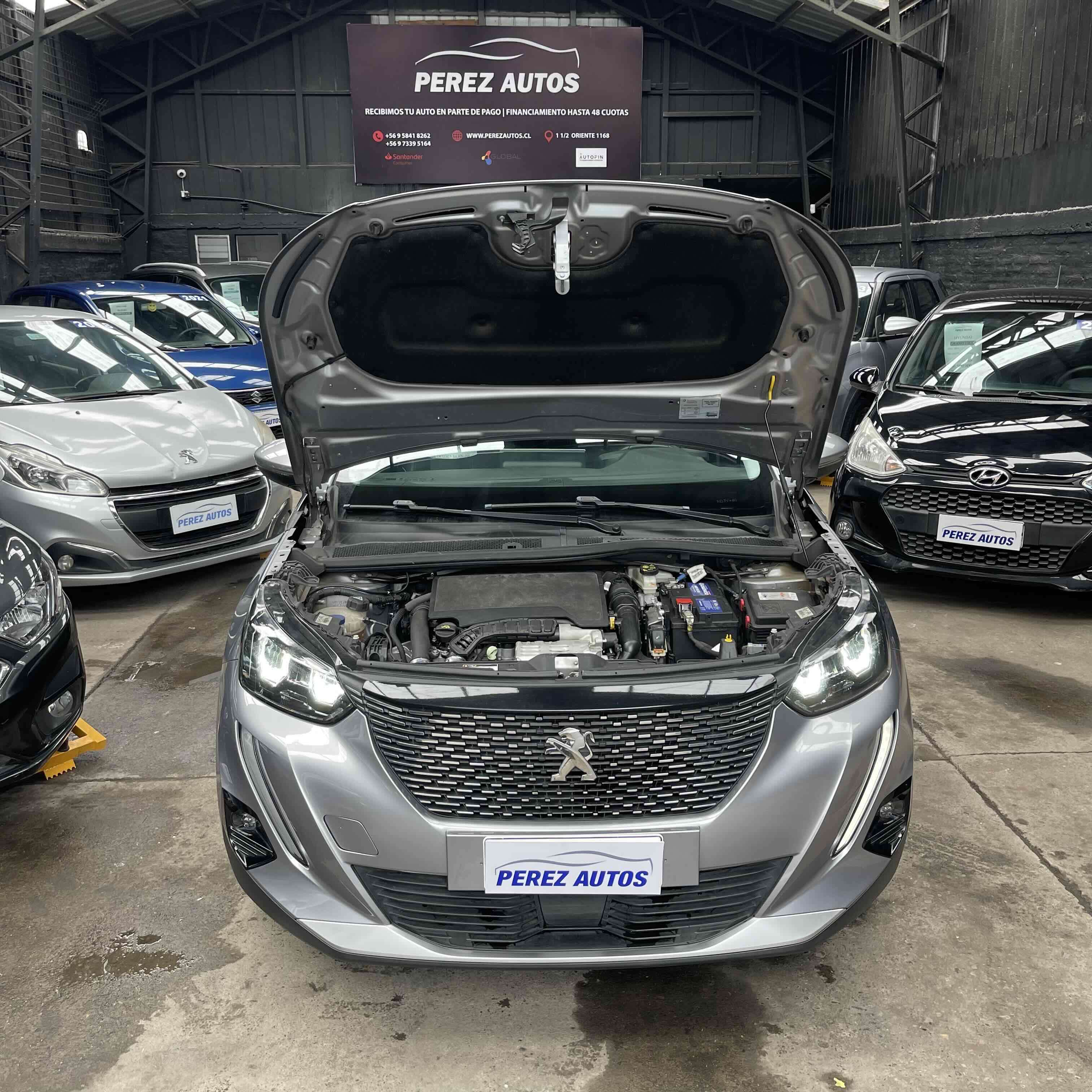 Peugeot 2008 1.2 SUV gris - miniatura 4