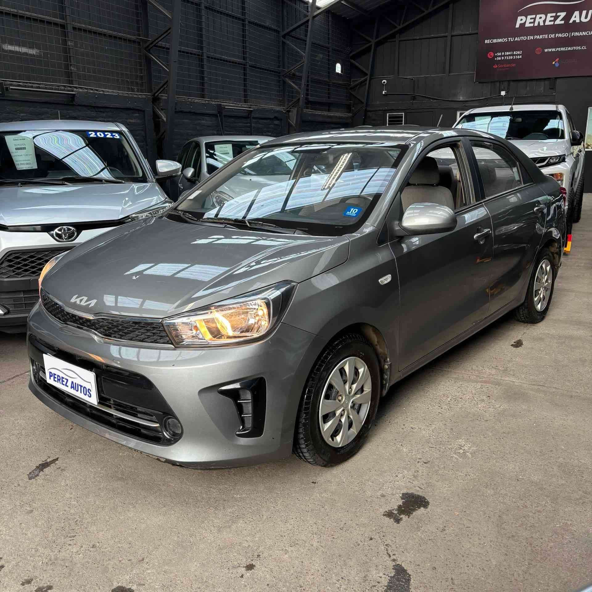 Kia Soluto 2023 gris - miniatura 2